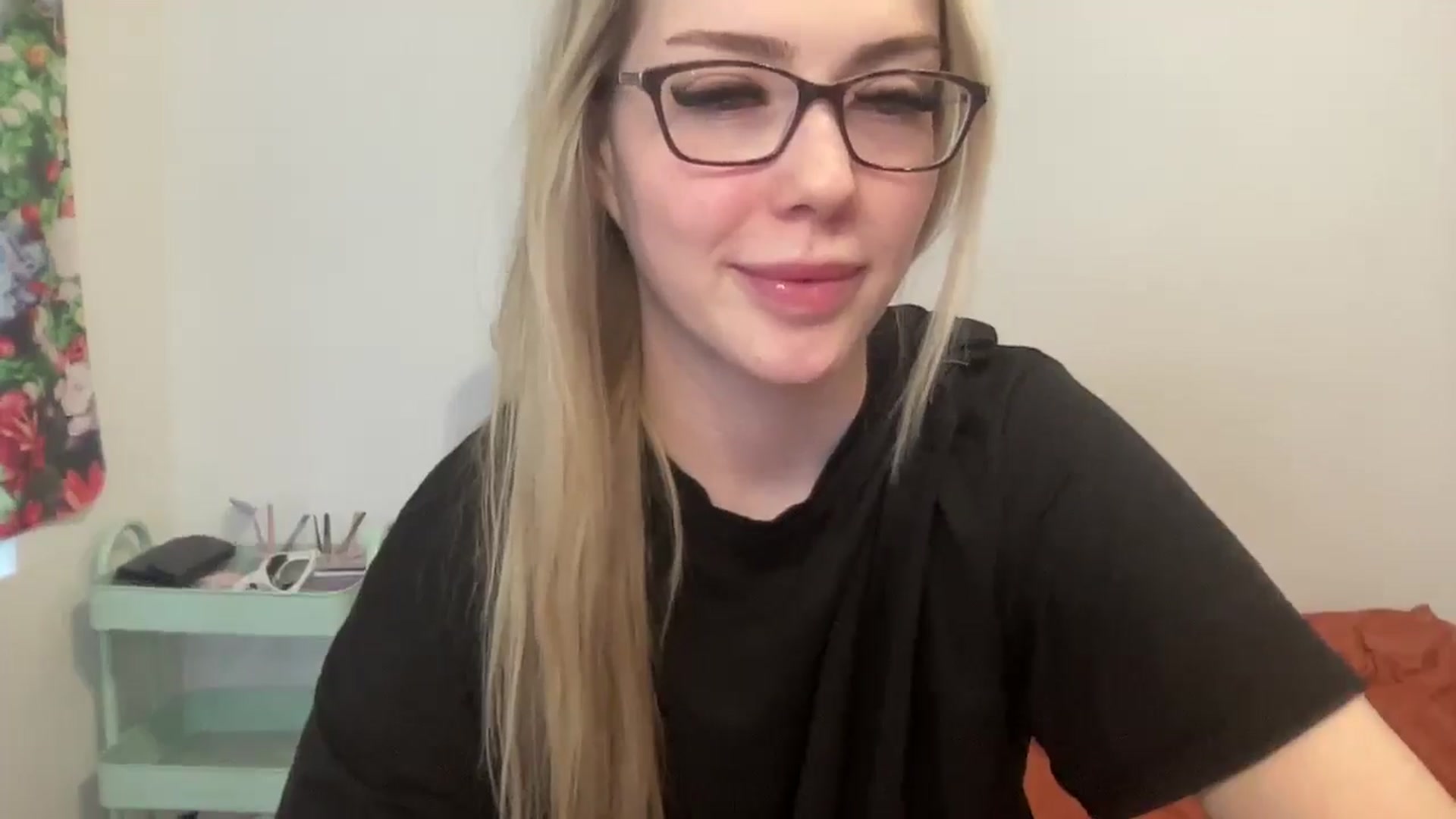 Gallery image thumbnail from AshleyMarina's myfreecams stream on, 01/16/2026, 15:14 image 4 of 20