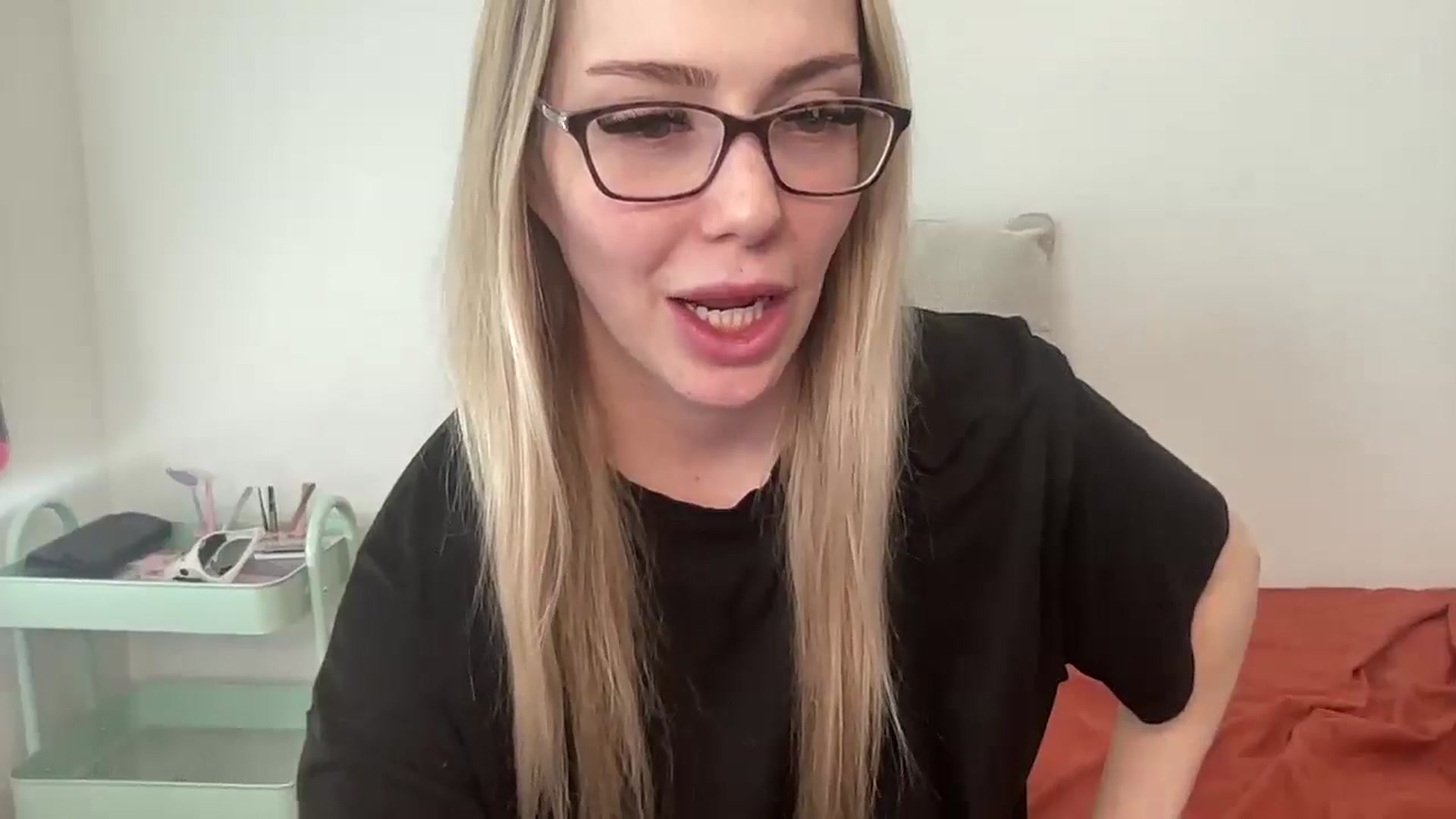 Gallery image thumbnail from AshleyMarina's myfreecams stream on, 01/16/2026, 18:22 image 5 of 20