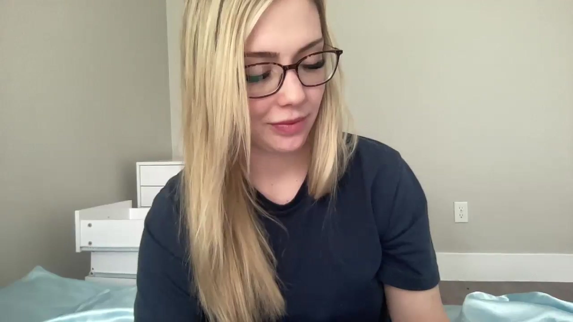 Gallery image thumbnail from AshleyMarina's myfreecams stream on, 04/02/2026, 17:42 image 8 of 20
