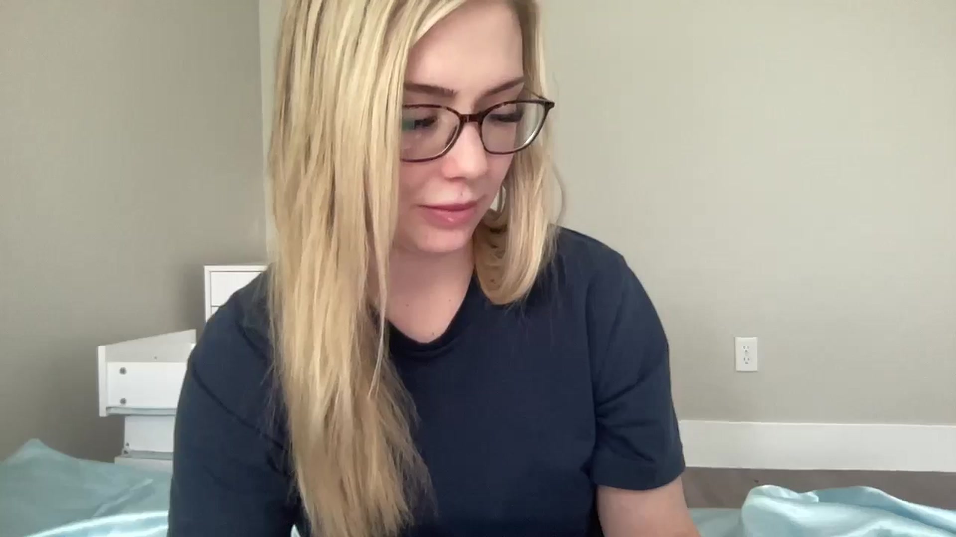 Gallery image thumbnail from AshleyMarina's myfreecams stream on, 04/02/2026, 17:42 image 4 of 20