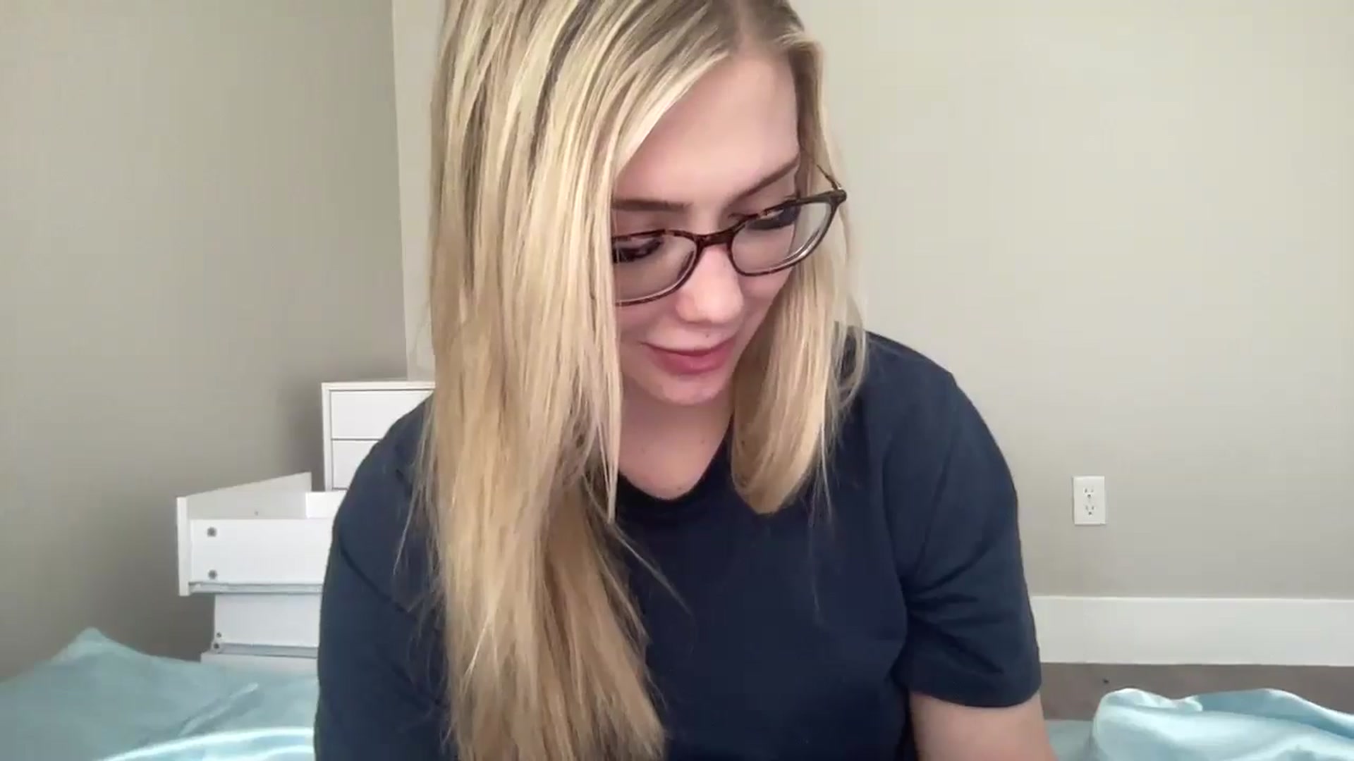 Gallery image thumbnail from AshleyMarina's myfreecams stream on, 04/02/2026, 17:42 image 9 of 20