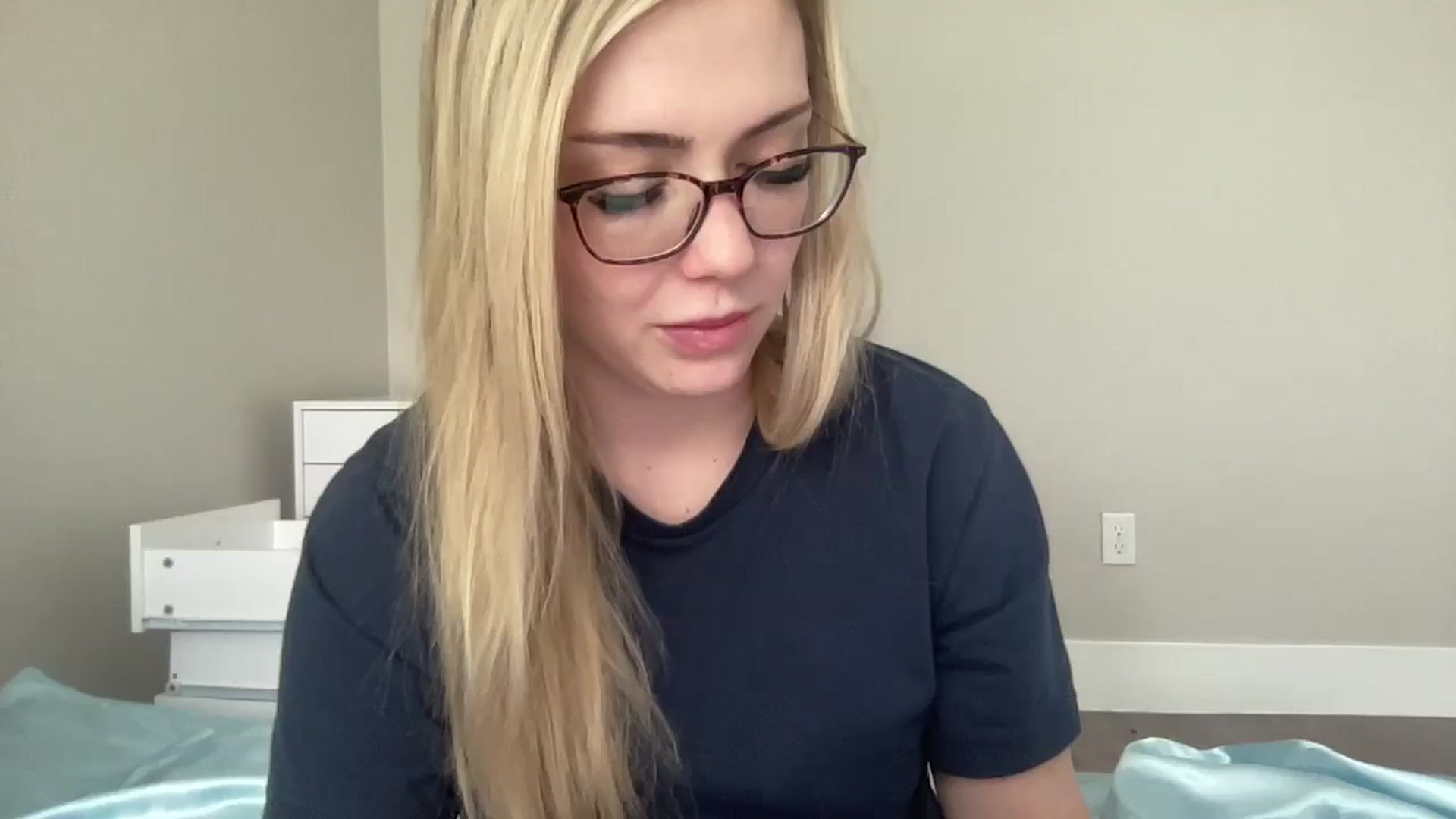 Gallery image thumbnail from AshleyMarina's myfreecams stream on, 04/02/2026, 17:42 image 1 of 20