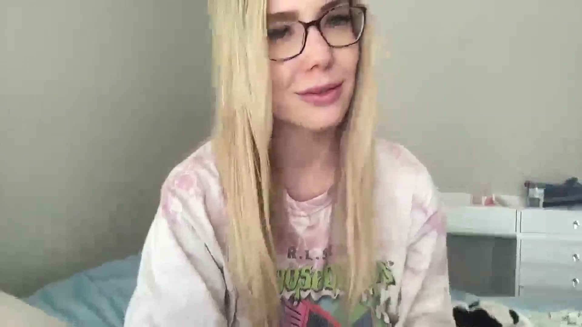 Gallery image thumbnail from AshleyMarina's myfreecams stream on, 04/11/2026, 16:28 image 19 of 20