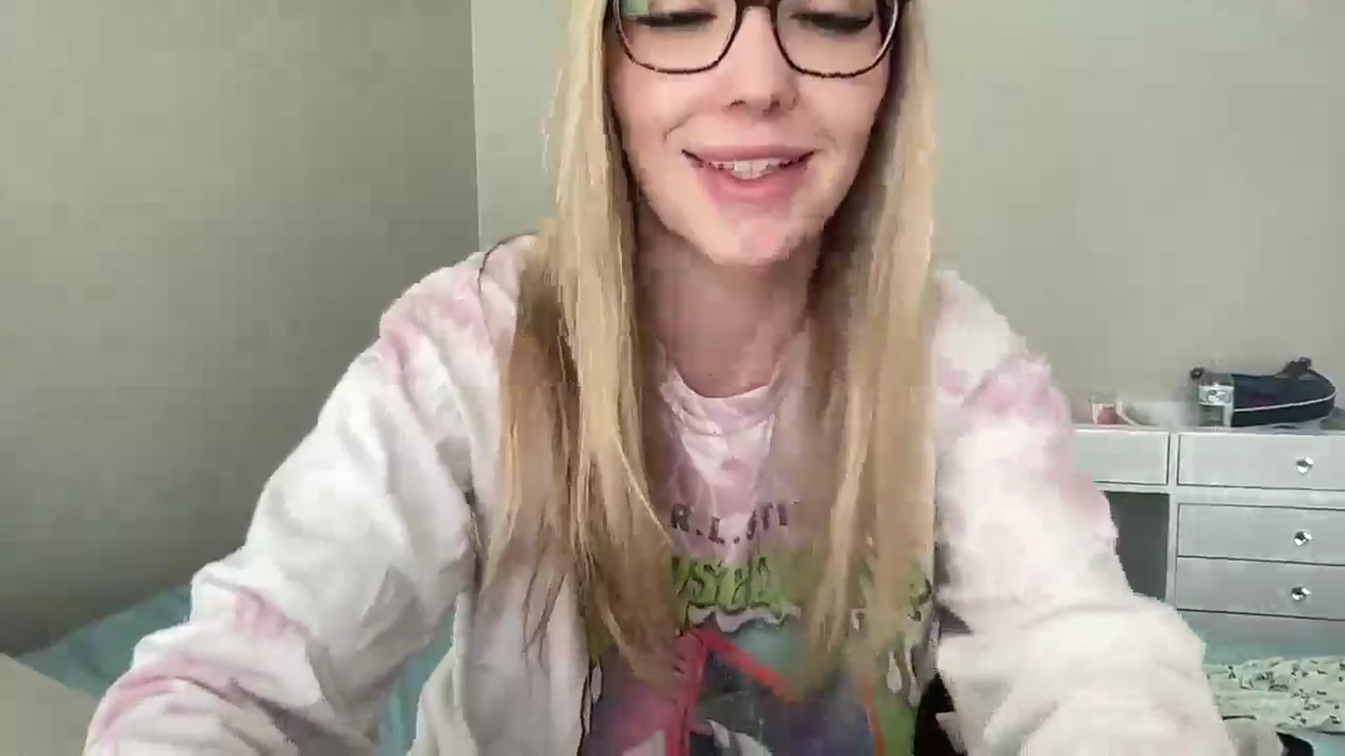 Gallery image thumbnail from AshleyMarina's myfreecams stream on, 04/11/2026, 16:28 image 15 of 20