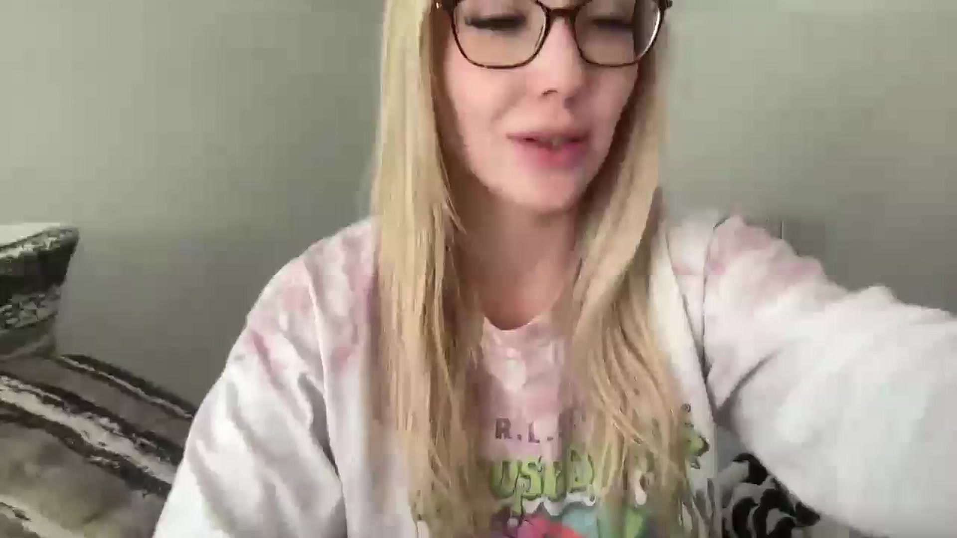 Gallery image thumbnail from AshleyMarina's myfreecams stream on, 04/11/2026, 17:24 image 4 of 20