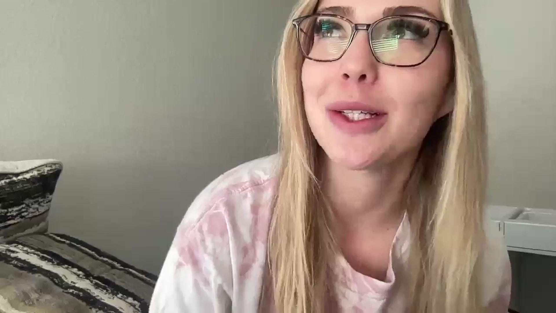 Gallery image thumbnail from AshleyMarina's myfreecams stream on, 04/11/2026, 17:24 image 6 of 20
