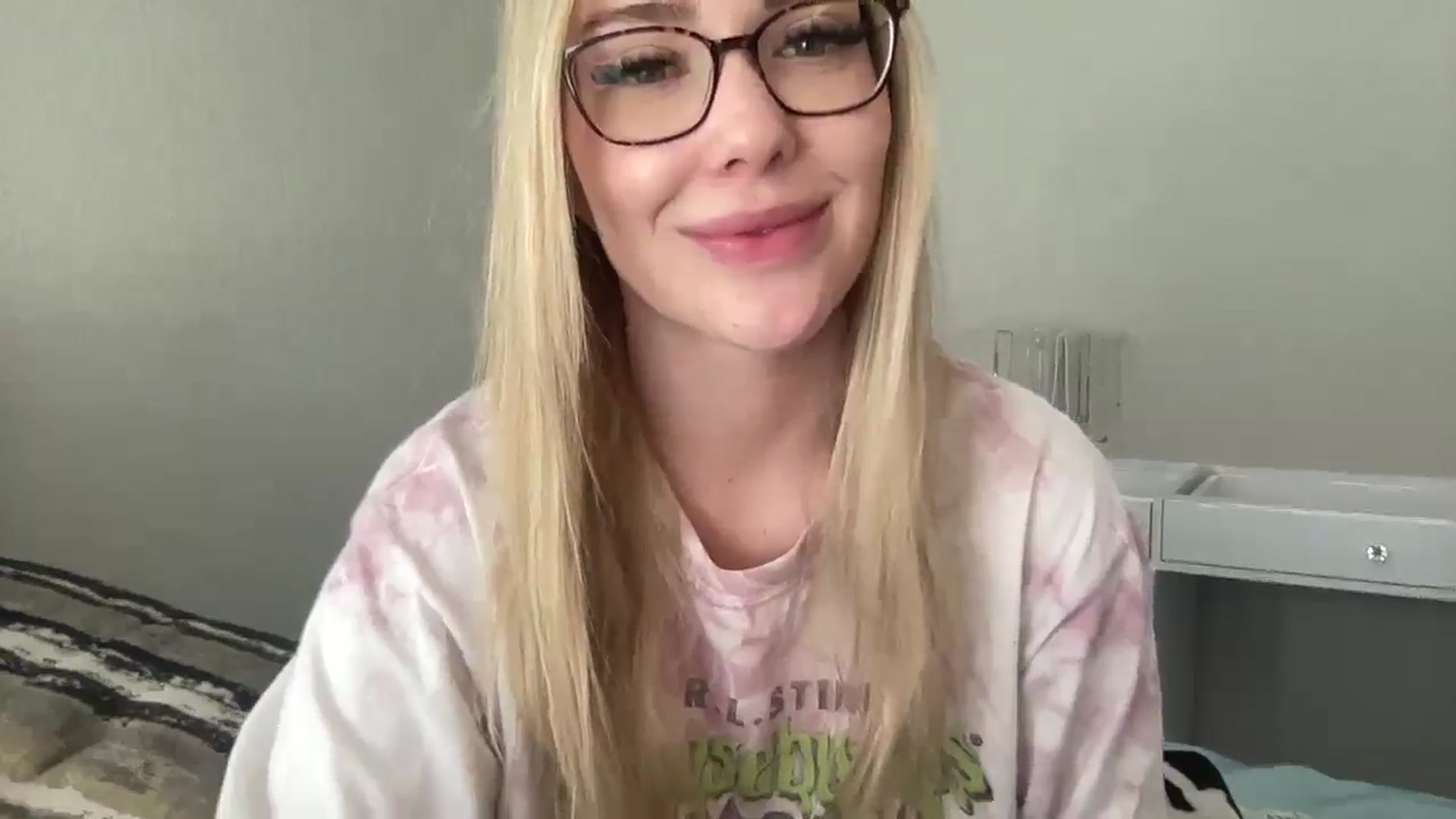 Gallery image thumbnail from AshleyMarina's myfreecams stream on, 04/11/2026, 17:24 image 17 of 20