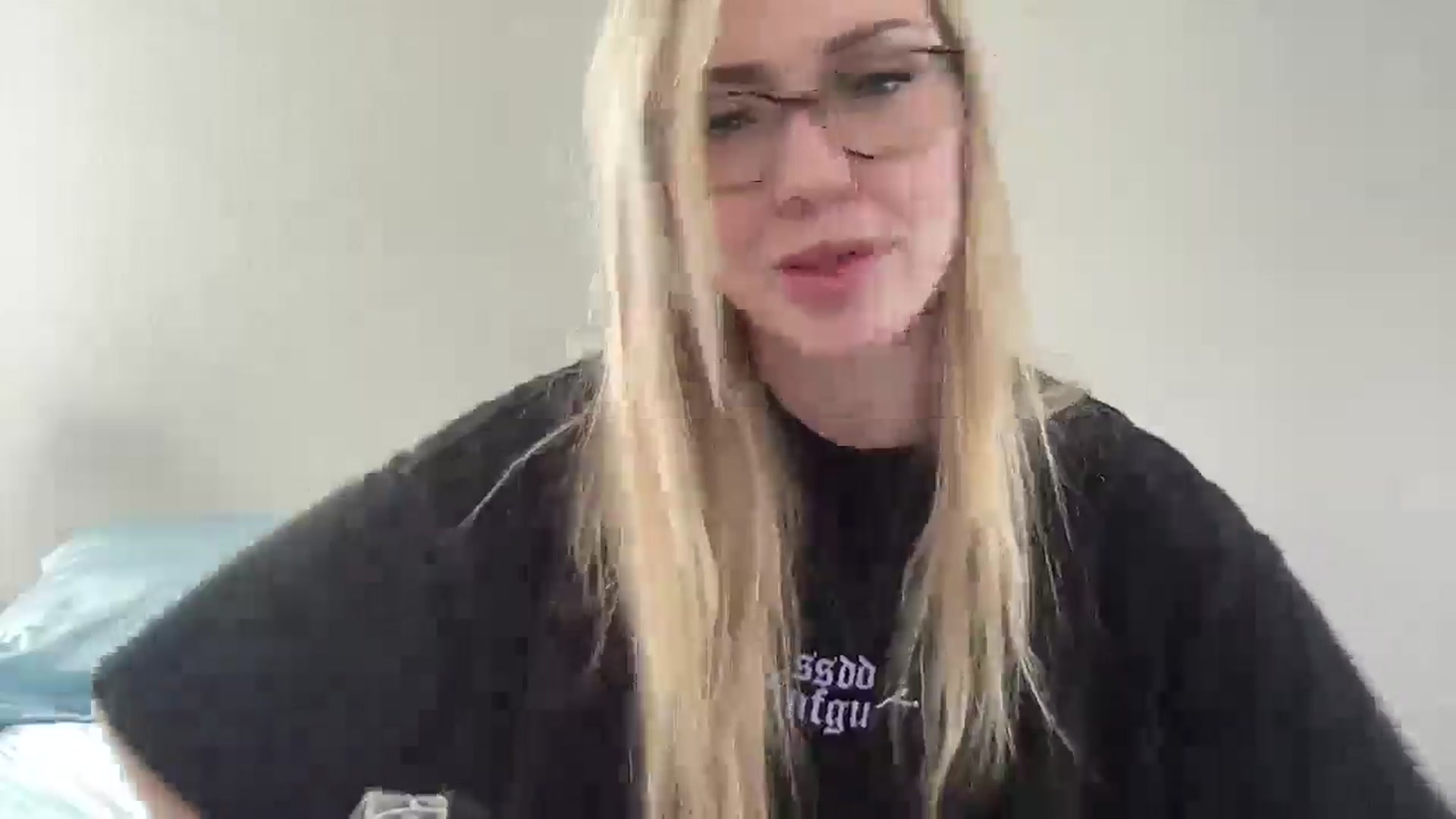 Gallery image thumbnail from AshleyMarina's myfreecams stream on, 04/22/2026, 15:46 image 17 of 20