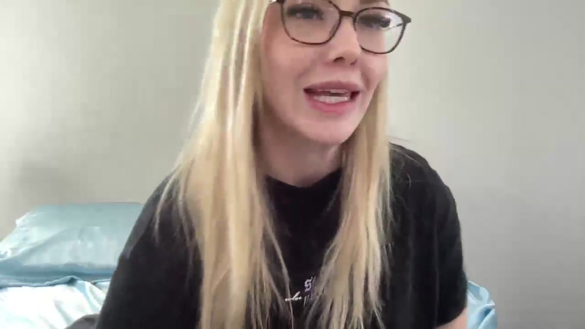 Gallery image thumbnail from AshleyMarina's myfreecams stream on, 04/22/2026, 15:46 image 15 of 20