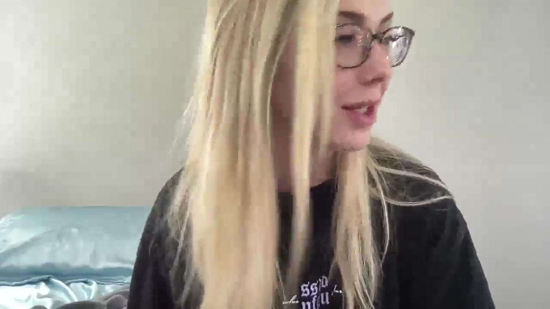 Gallery image thumbnail from AshleyMarina's myfreecams stream on, 04/22/2026, 15:46 image 2 of 20