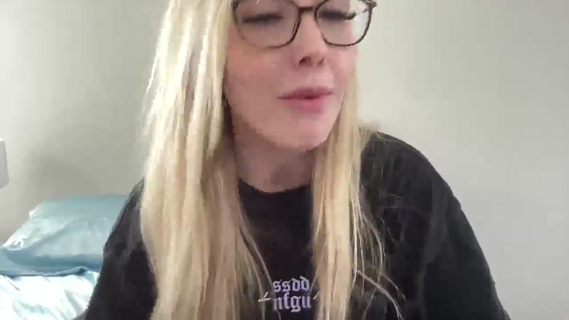 Gallery image thumbnail from AshleyMarina's myfreecams stream on, 04/22/2026, 15:46 image 10 of 20