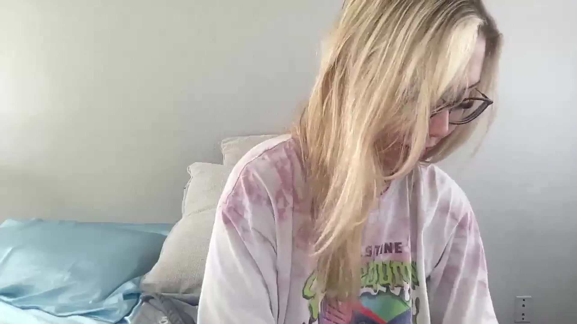 Gallery image thumbnail from AshleyMarina's myfreecams stream on, 04/25/2026, 15:48 image 19 of 20