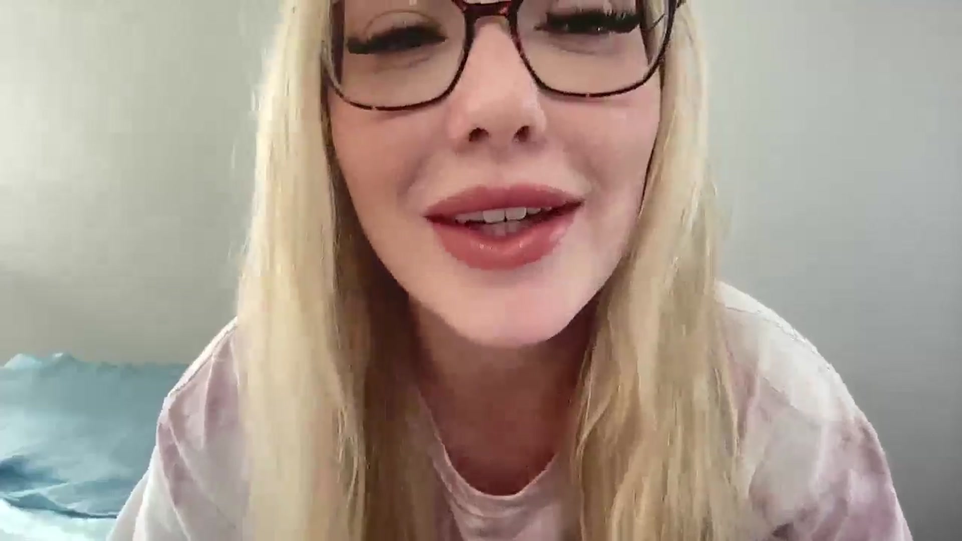 Gallery image thumbnail from AshleyMarina's myfreecams stream on, 04/25/2026, 15:48 image 16 of 20