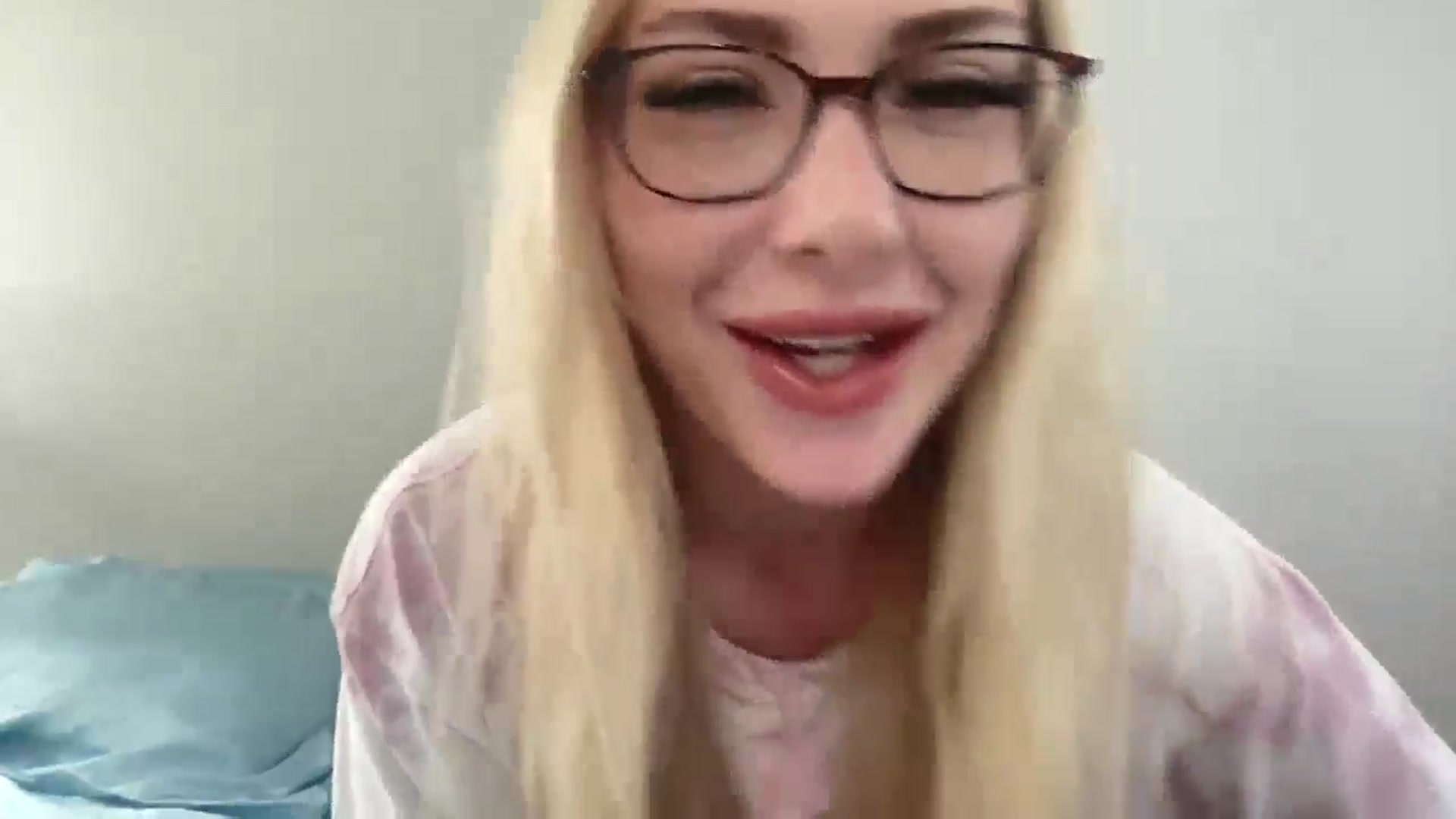 Gallery image thumbnail from AshleyMarina's myfreecams stream on, 04/25/2026, 15:48 image 3 of 20