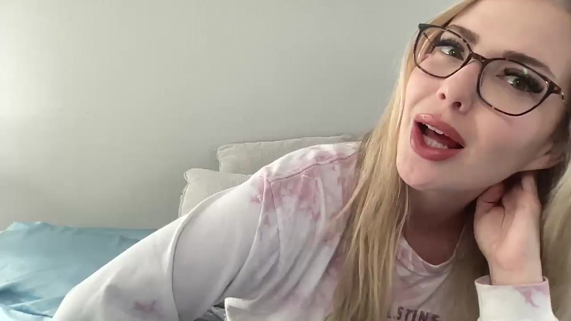 Gallery image thumbnail from AshleyMarina's myfreecams stream on, 04/25/2026, 15:48 image 1 of 20
