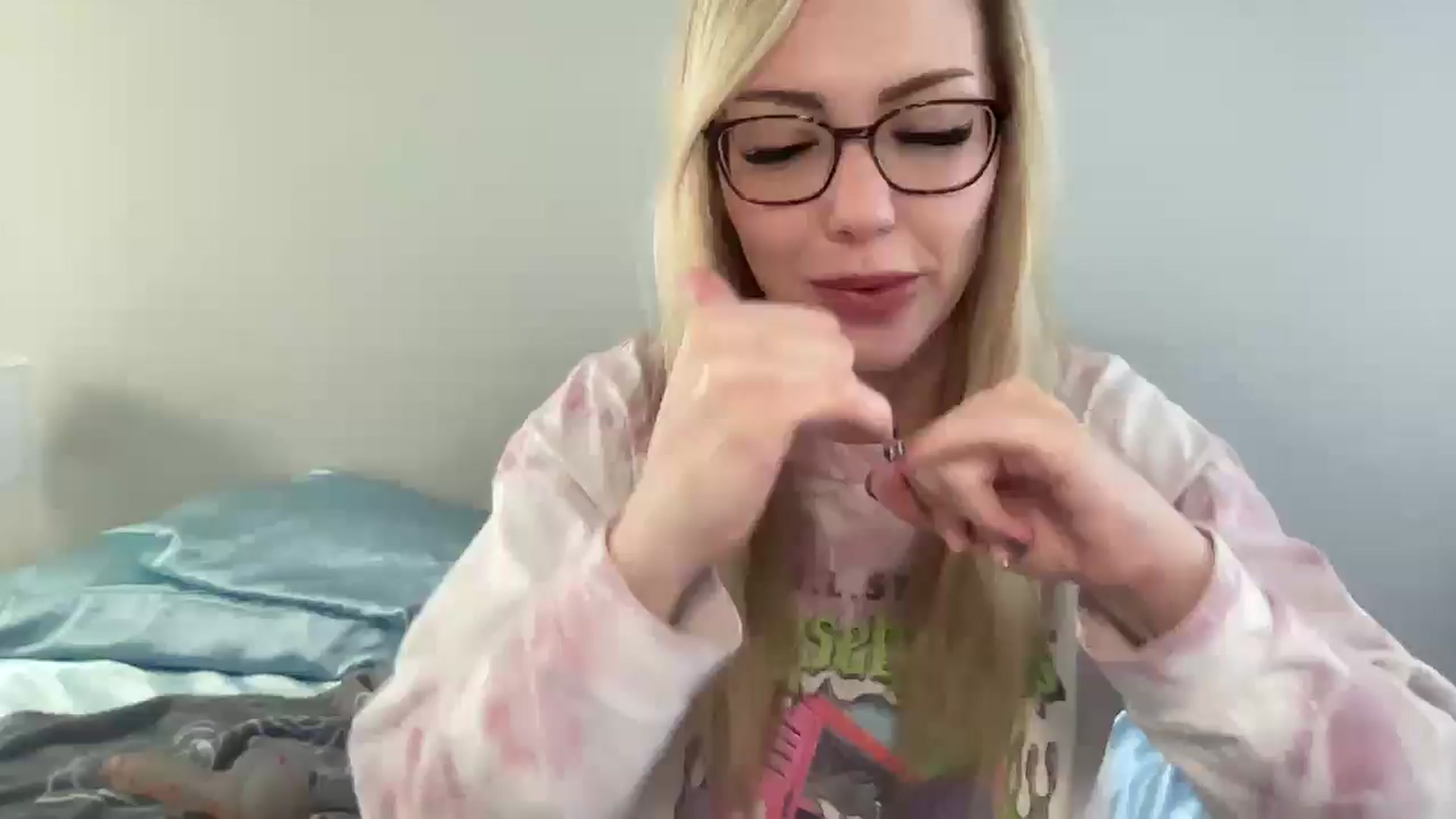 Gallery image thumbnail from AshleyMarina's myfreecams stream on, 04/29/2026, 13:52 image 8 of 20