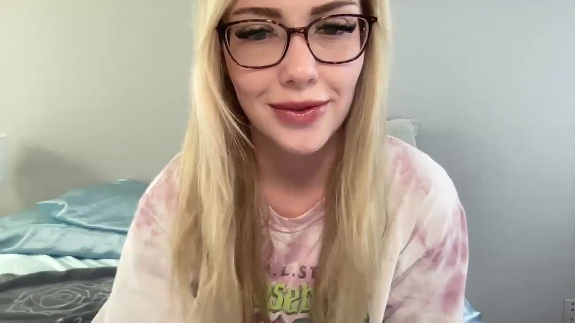 Gallery image thumbnail from AshleyMarina's myfreecams stream on, 04/29/2026, 13:52 image 5 of 20