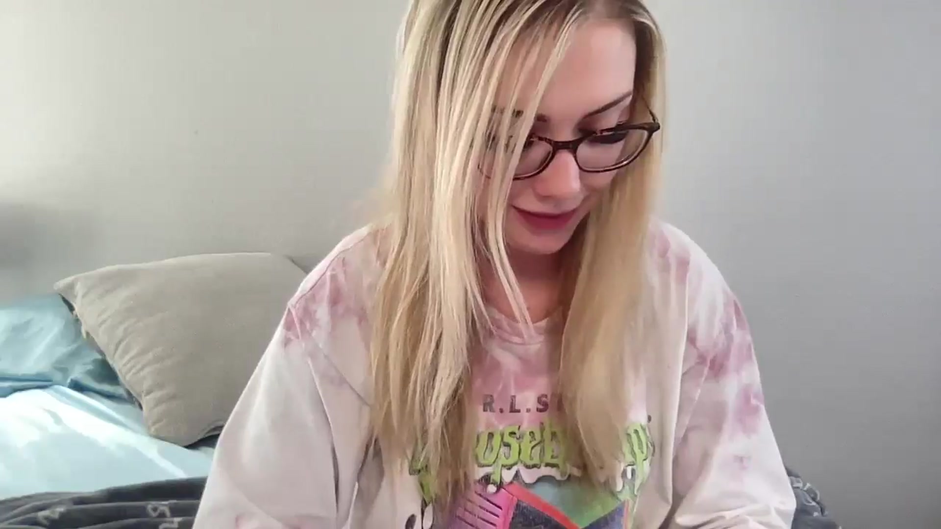 Gallery image thumbnail from AshleyMarina's myfreecams stream on, 04/29/2026, 17:18 image 20 of 20