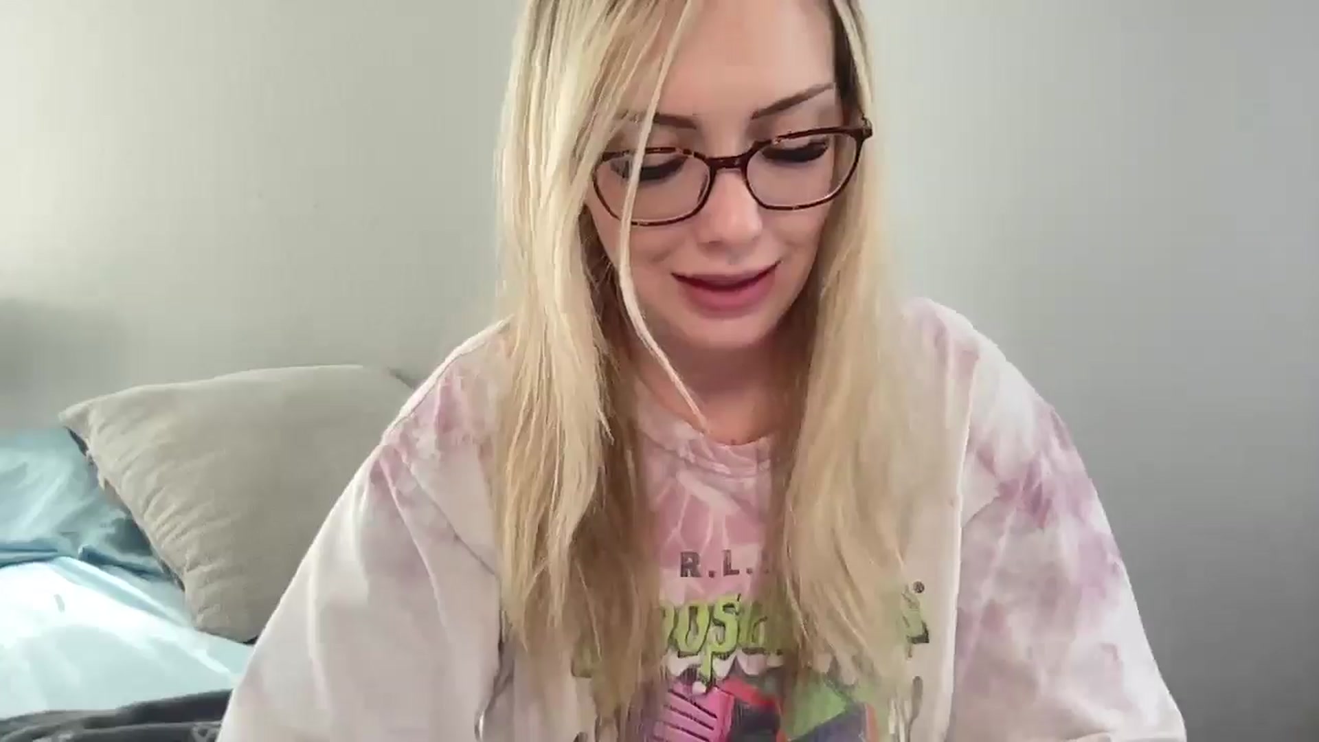 Gallery image thumbnail from AshleyMarina's myfreecams stream on, 04/29/2026, 17:18 image 7 of 20