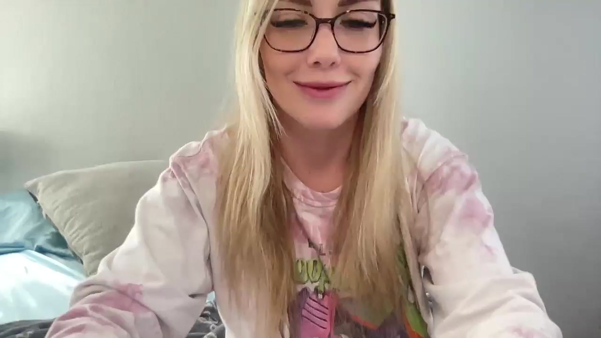 Gallery image thumbnail from AshleyMarina's myfreecams stream on, 04/29/2026, 17:18 image 1 of 20