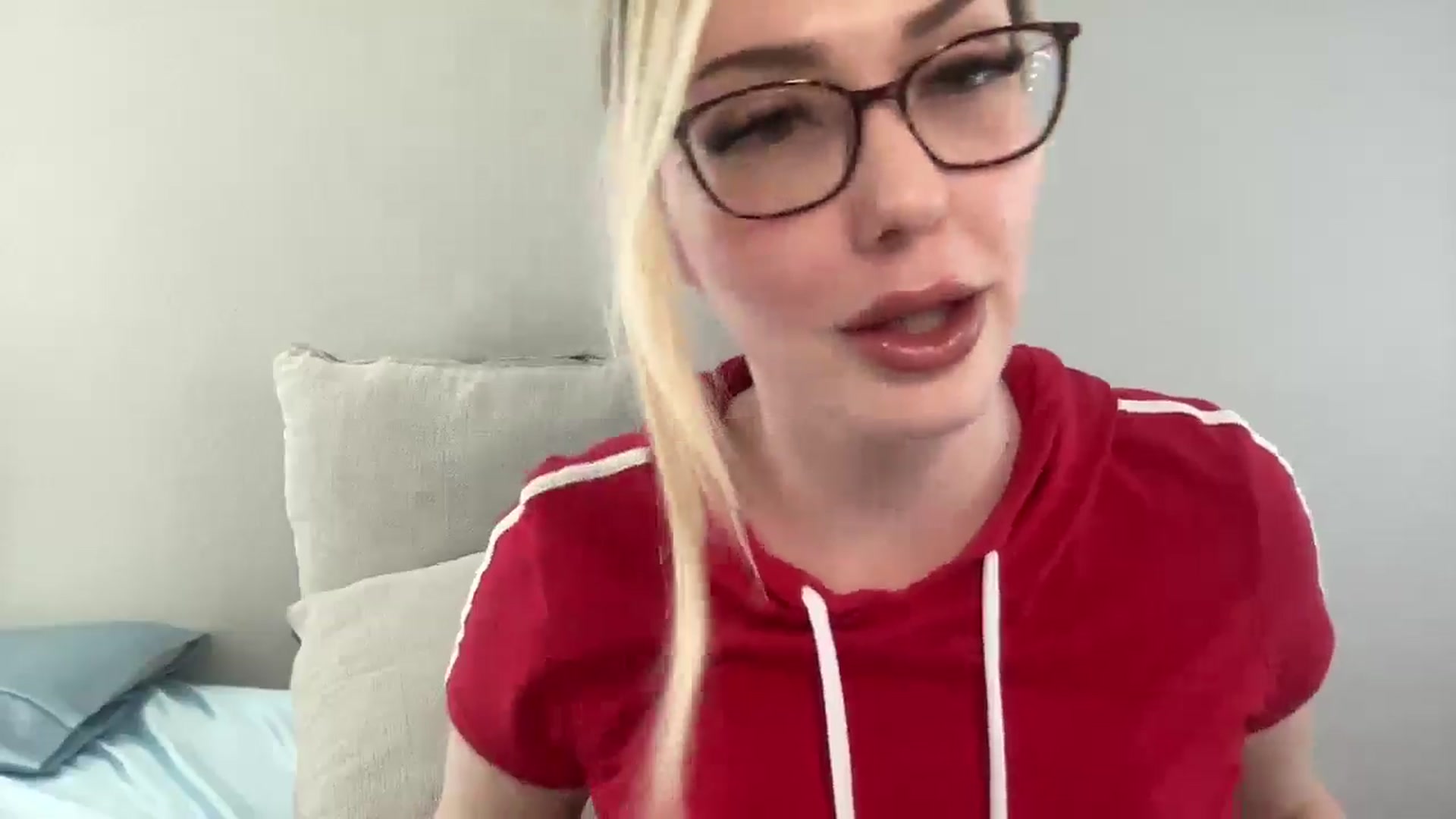 Gallery image thumbnail from AshleyMarina's myfreecams stream on, 04/29/2026, 20:22 image 18 of 20