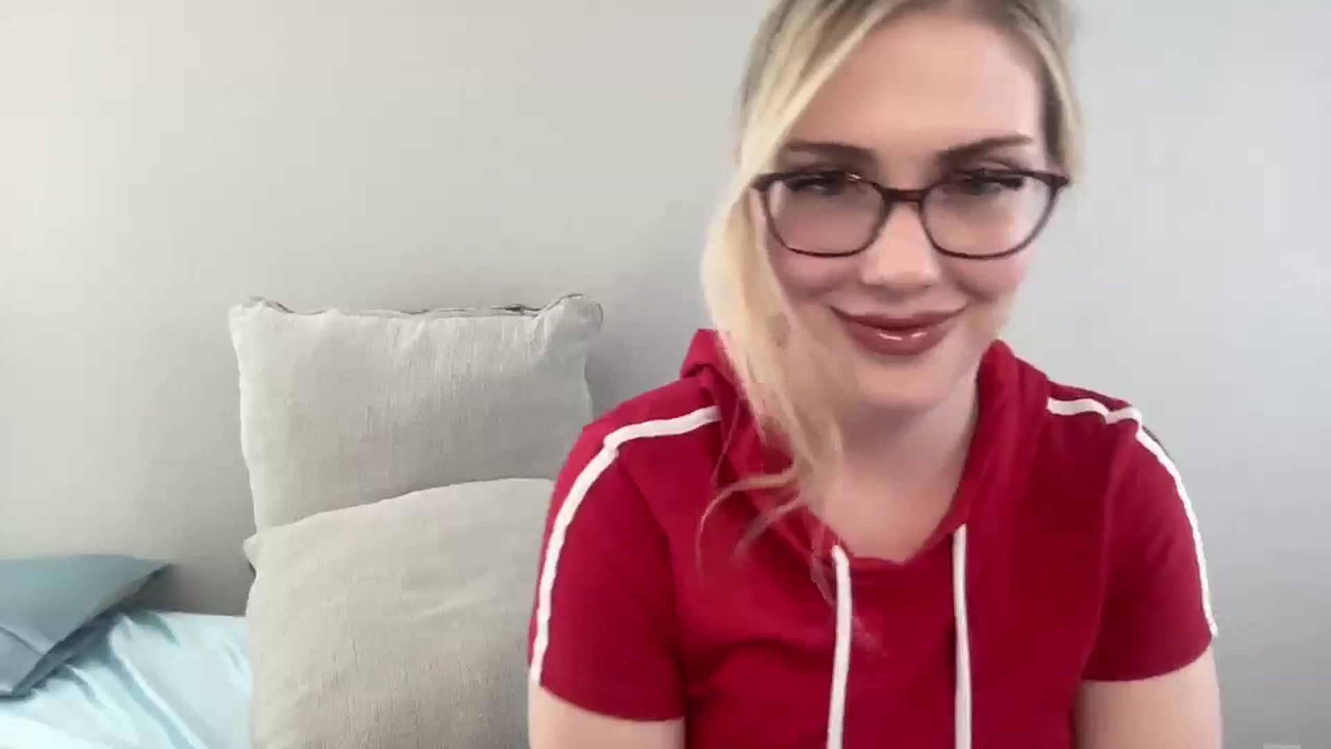 Gallery image thumbnail from AshleyMarina's myfreecams stream on, 04/29/2026, 20:22 image 17 of 20