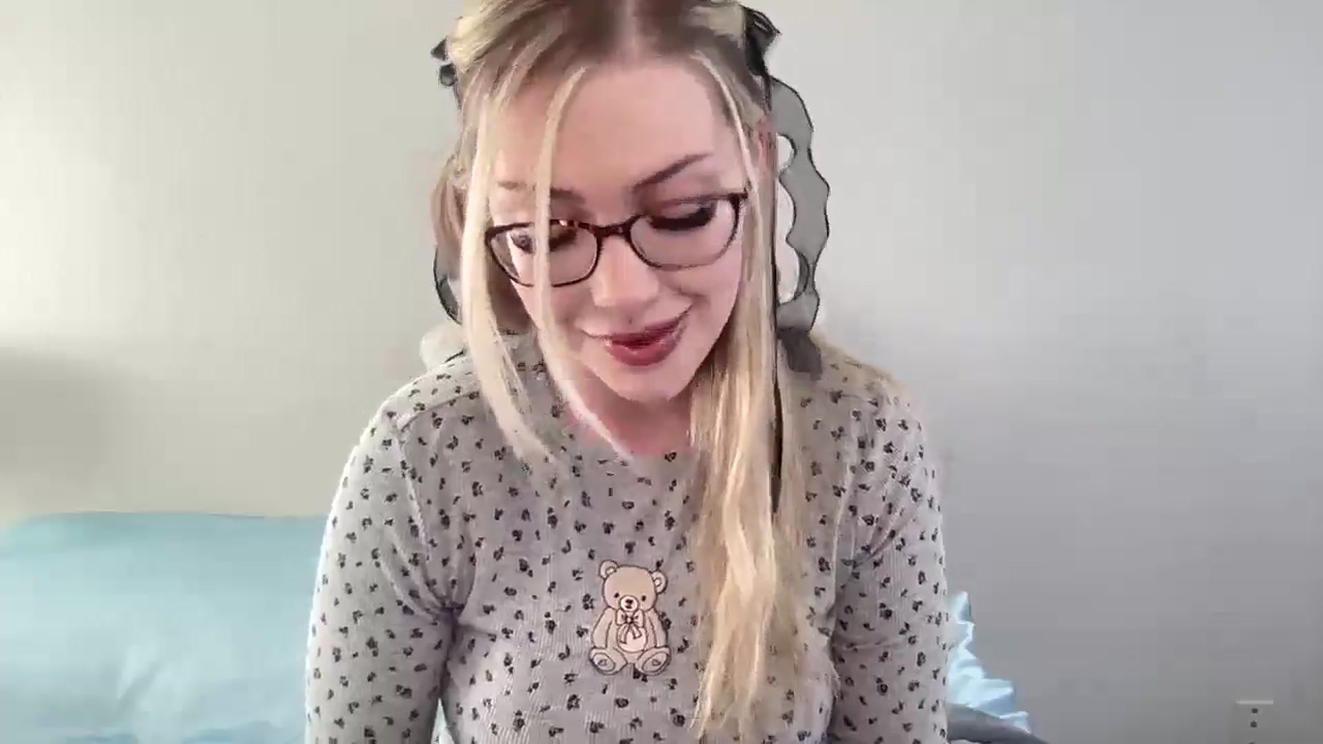 Gallery image thumbnail from AshleyMarina's myfreecams stream on, 04/30/2026, 14:32 image 15 of 20