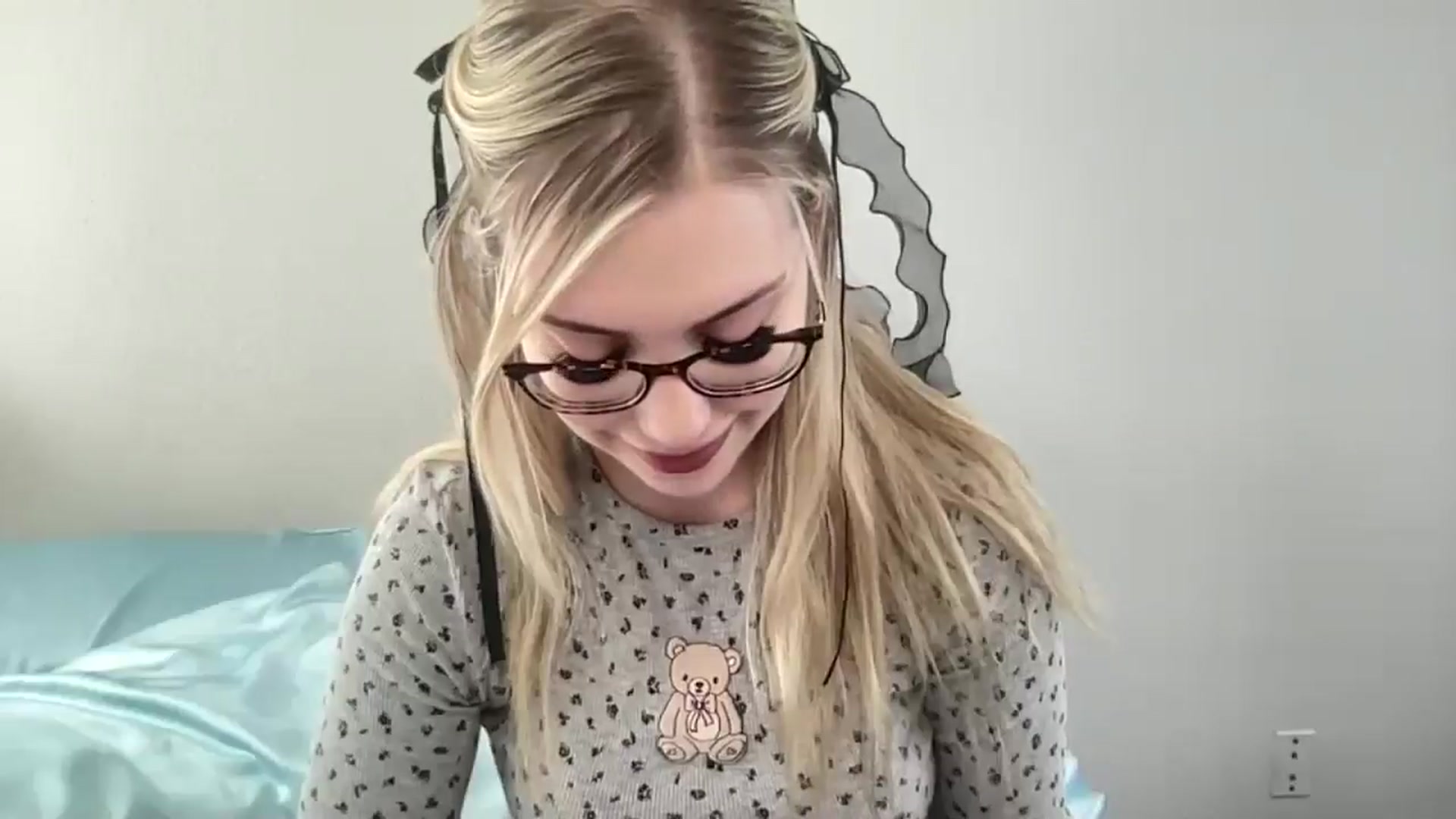 Gallery image thumbnail from AshleyMarina's myfreecams stream on, 04/30/2026, 16:07 image 18 of 20