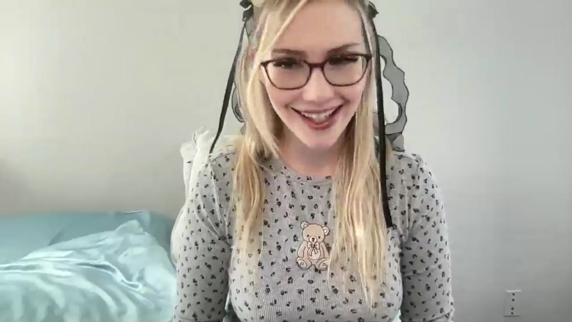 Gallery image thumbnail from AshleyMarina's myfreecams stream on, 04/30/2026, 16:07 image 10 of 20