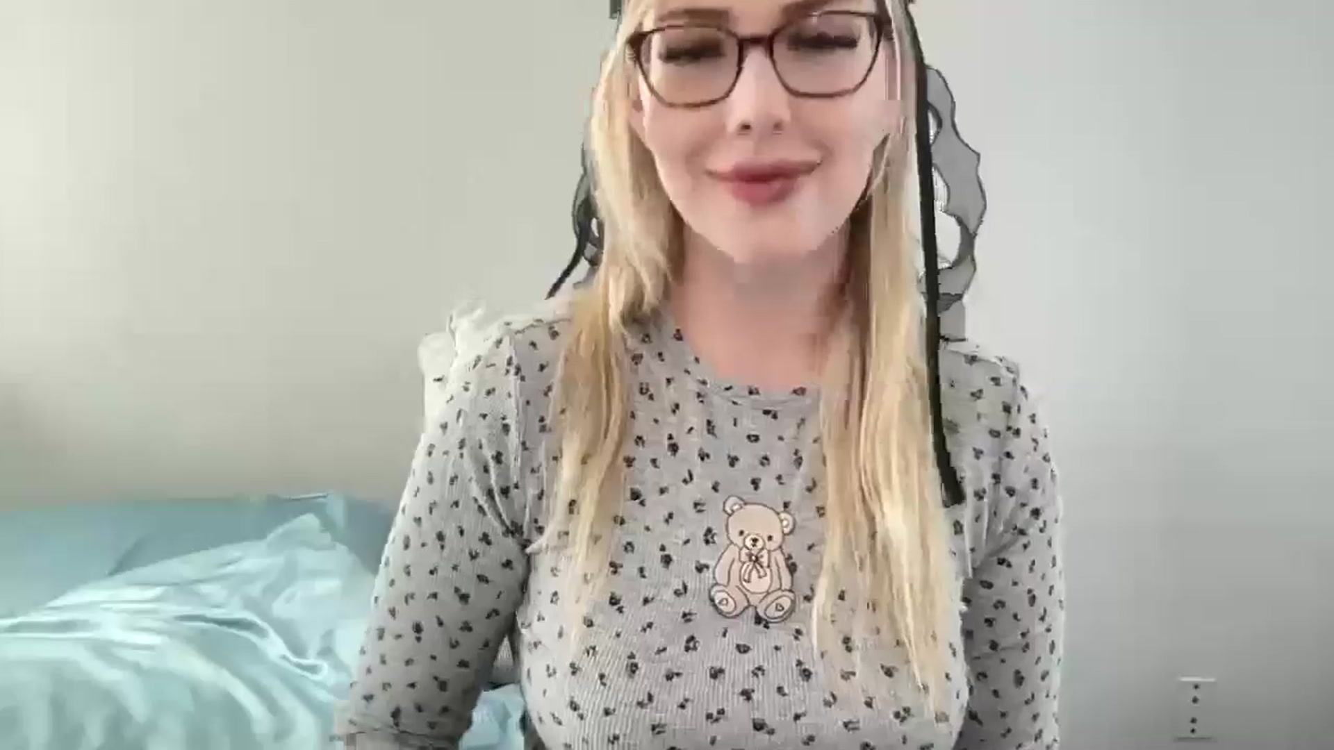 Gallery image thumbnail from AshleyMarina's myfreecams stream on, 04/30/2026, 16:07 image 9 of 20