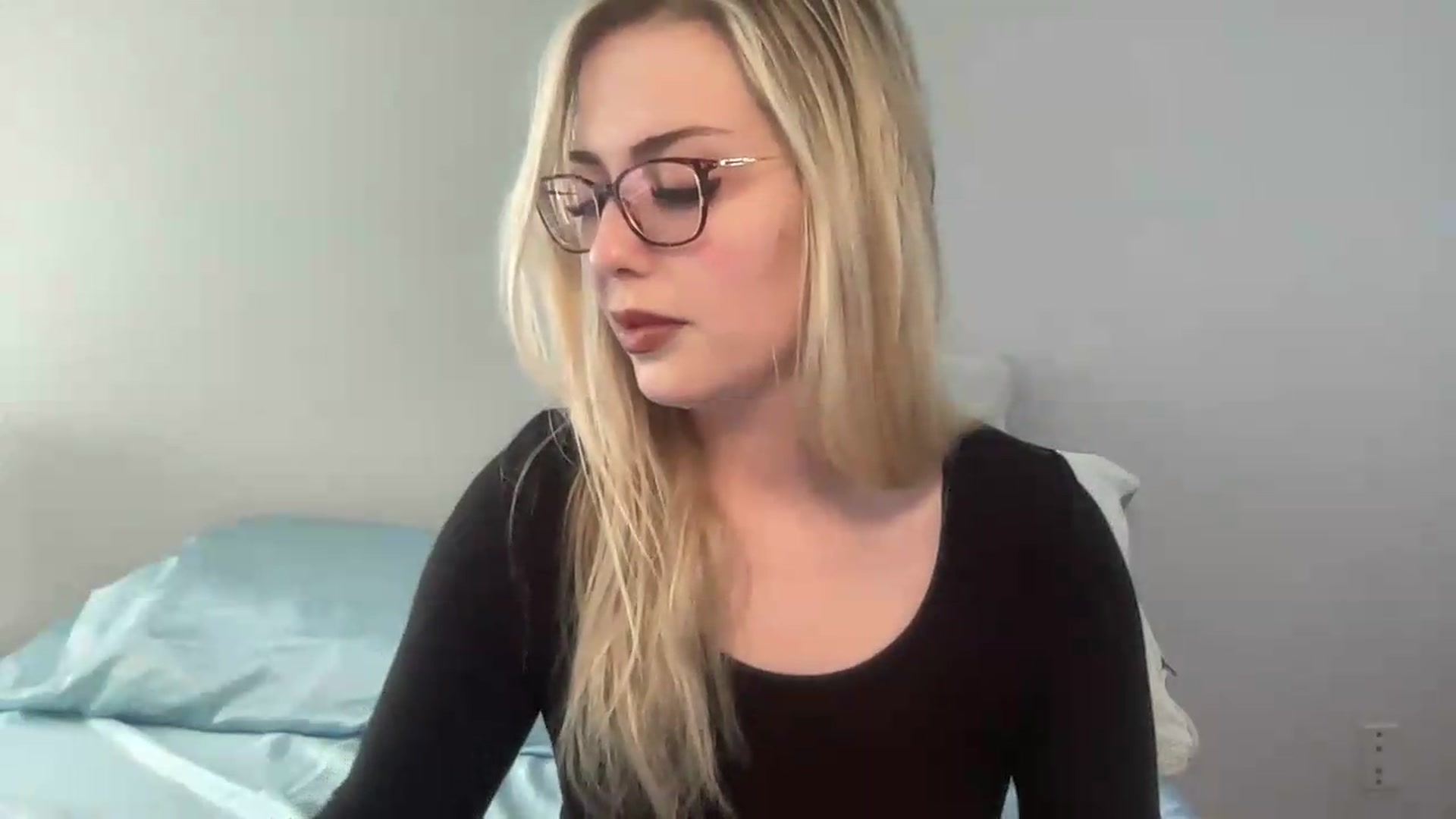 Gallery image thumbnail from AshleyMarina's myfreecams stream on, 05/01/2026, 14:14 image 4 of 20