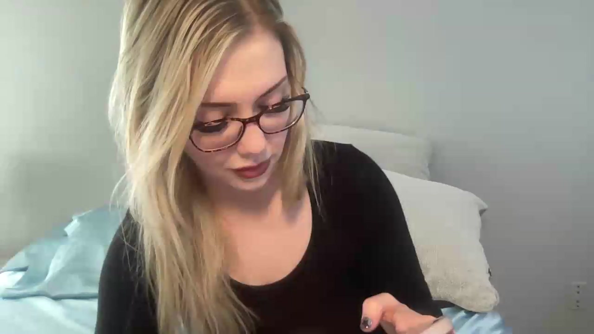 Gallery image thumbnail from AshleyMarina's myfreecams stream on, 05/01/2026, 14:14 image 18 of 20