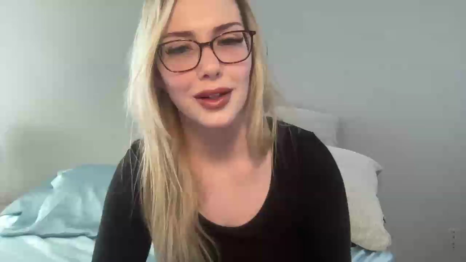 Gallery image thumbnail from AshleyMarina's myfreecams stream on, 05/01/2026, 14:14 image 17 of 20