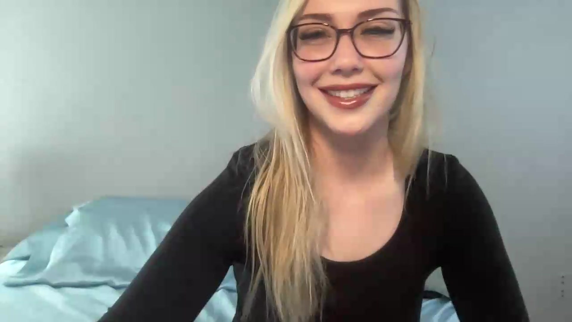 Gallery image thumbnail from AshleyMarina's myfreecams stream on, 05/01/2026, 14:14 image 15 of 20