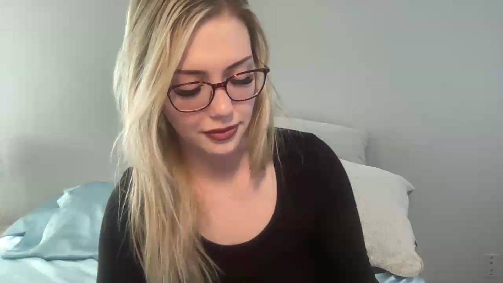 Gallery image thumbnail from AshleyMarina's myfreecams stream on, 05/01/2026, 14:14 image 16 of 20