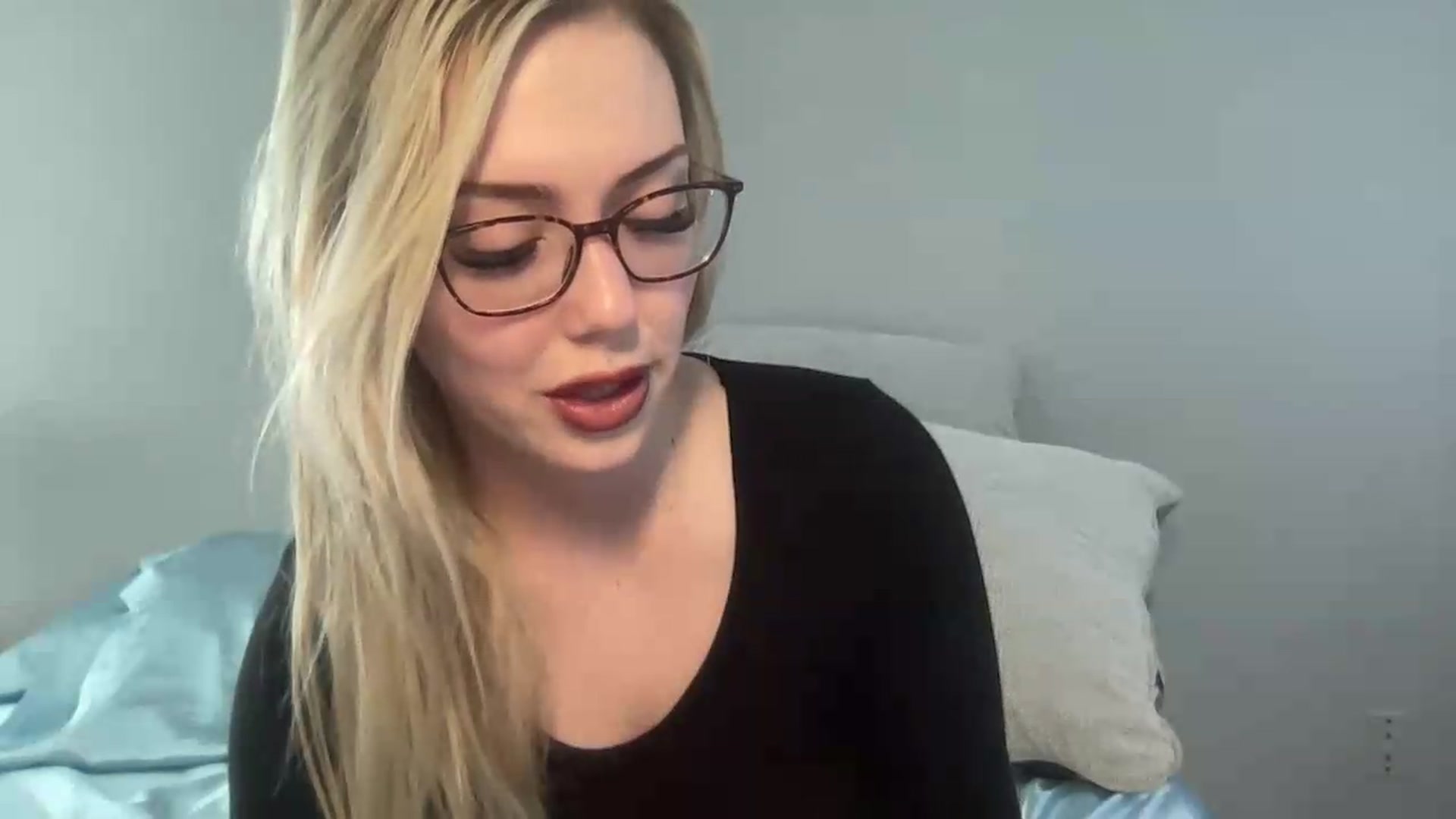 Gallery image thumbnail from AshleyMarina's myfreecams stream on, 05/01/2026, 14:14 image 8 of 20