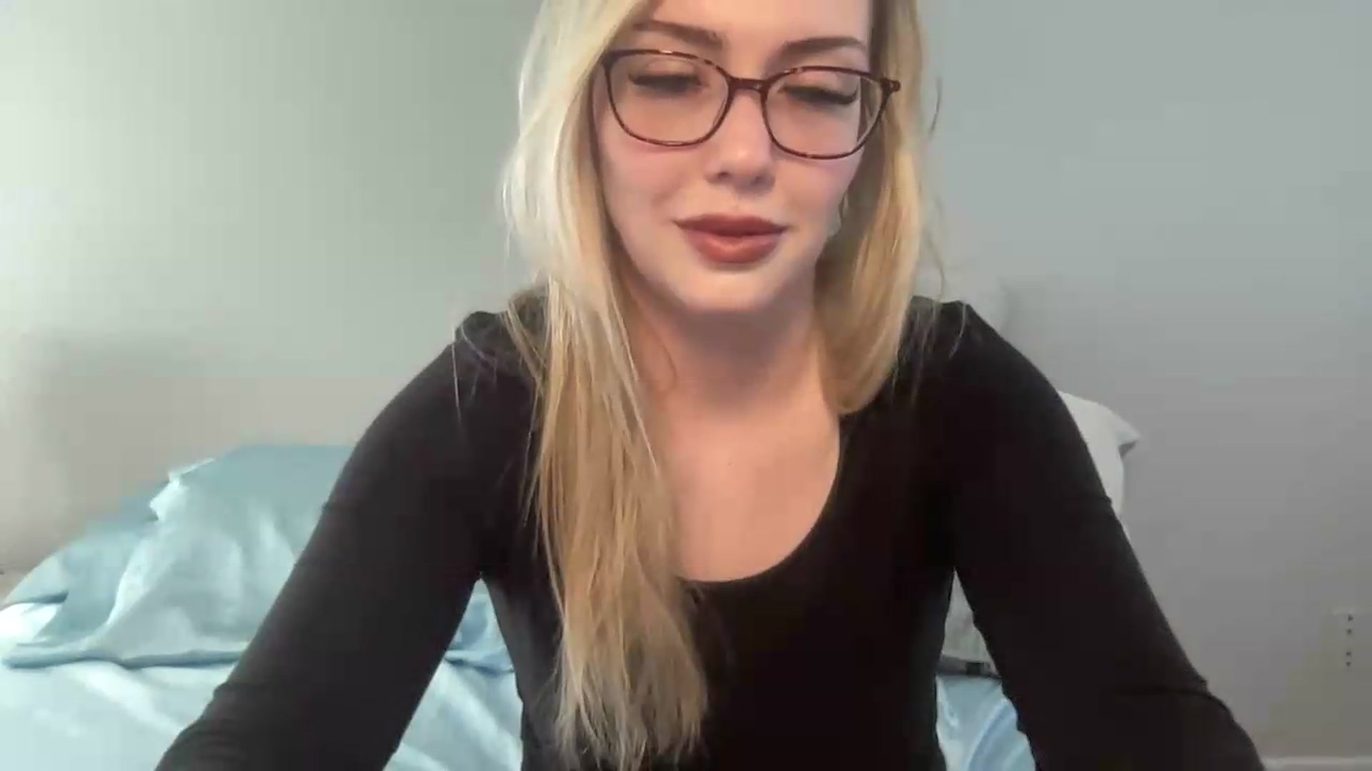 Gallery image thumbnail from AshleyMarina's myfreecams stream on, 05/01/2026, 14:14 image 14 of 20