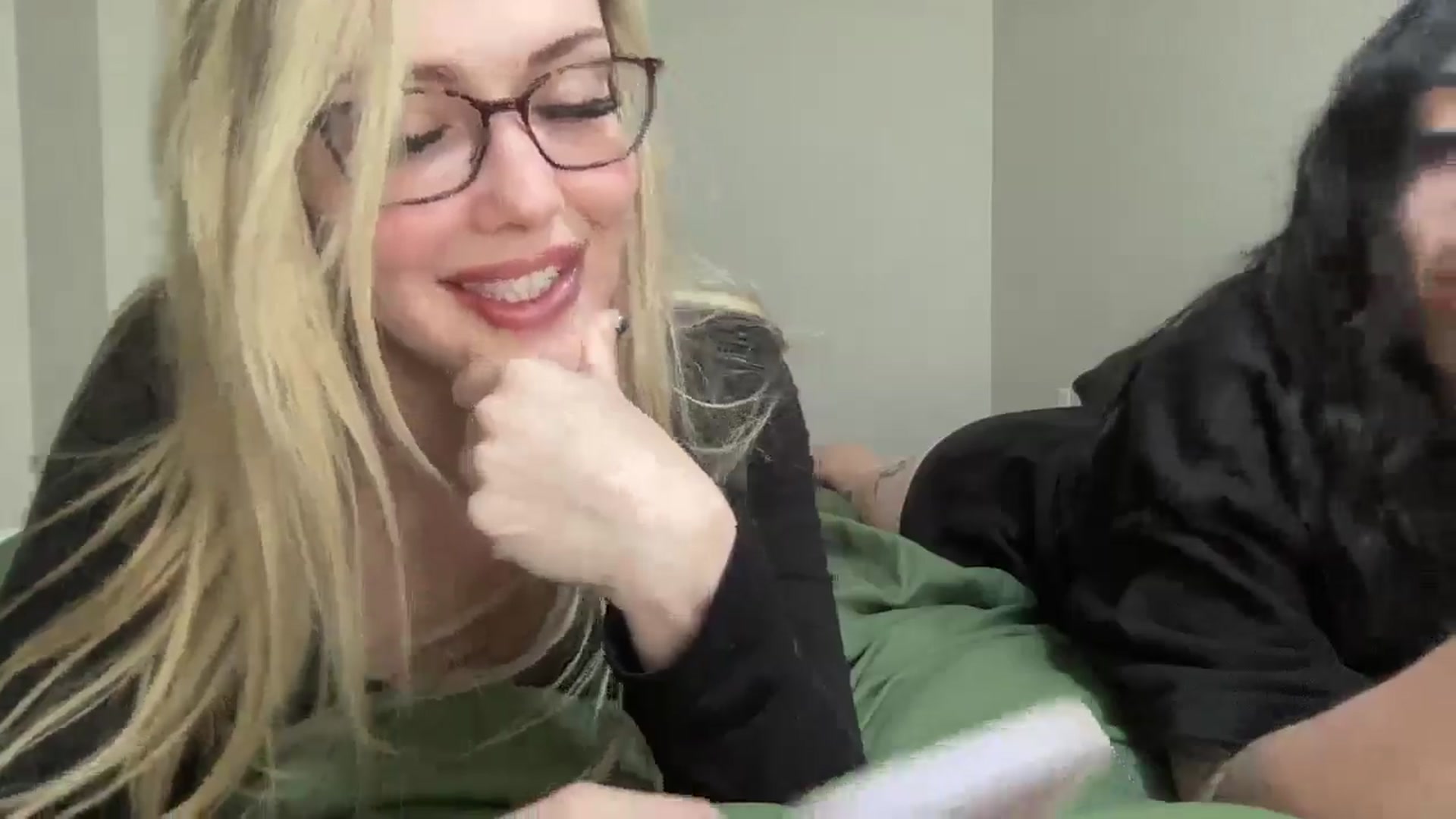 Gallery image thumbnail from AshleyMarina's myfreecams stream on, 05/01/2026, 15:57 image 19 of 20