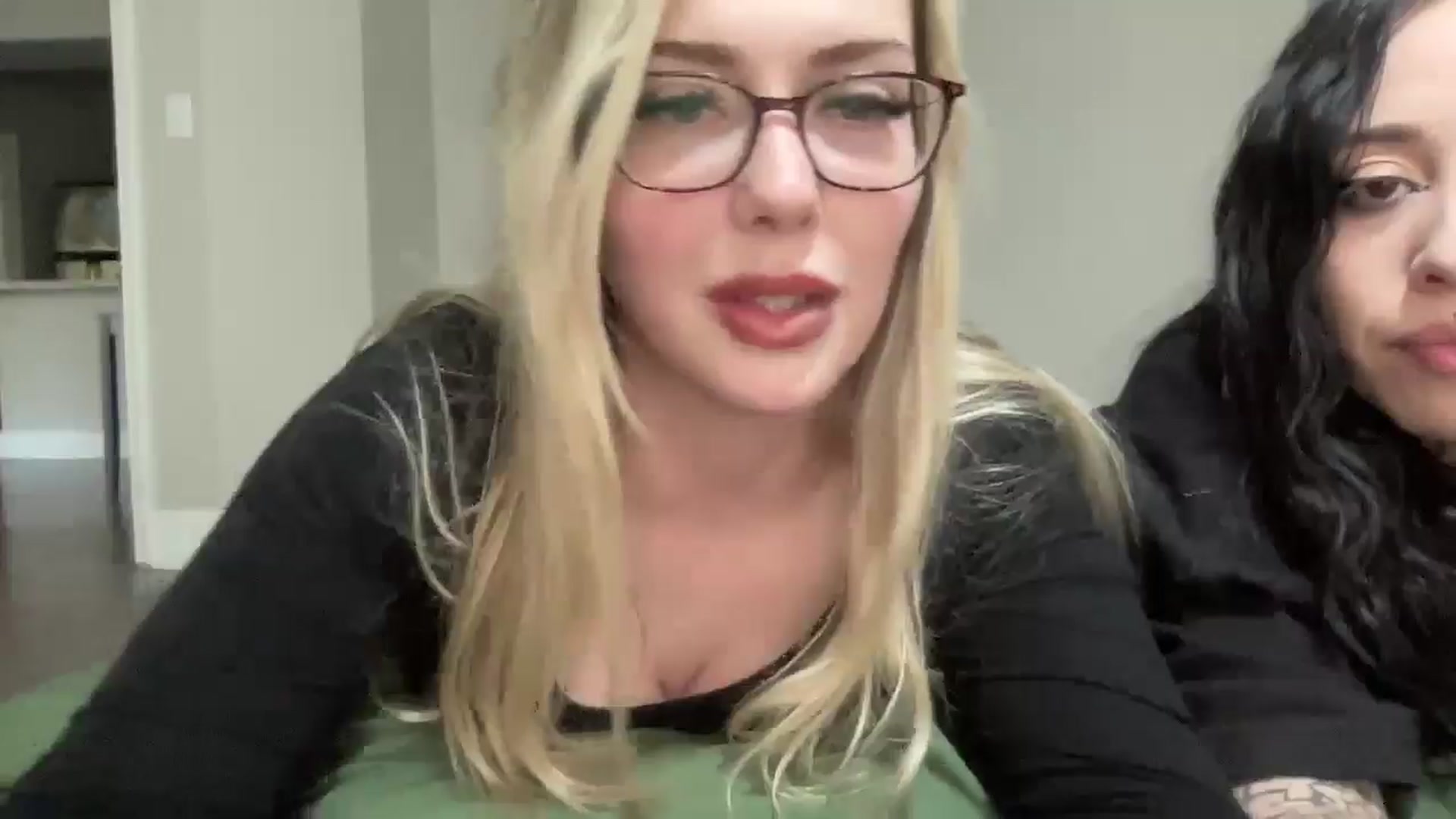 Gallery image thumbnail from AshleyMarina's myfreecams stream on, 05/01/2026, 15:57 image 5 of 20