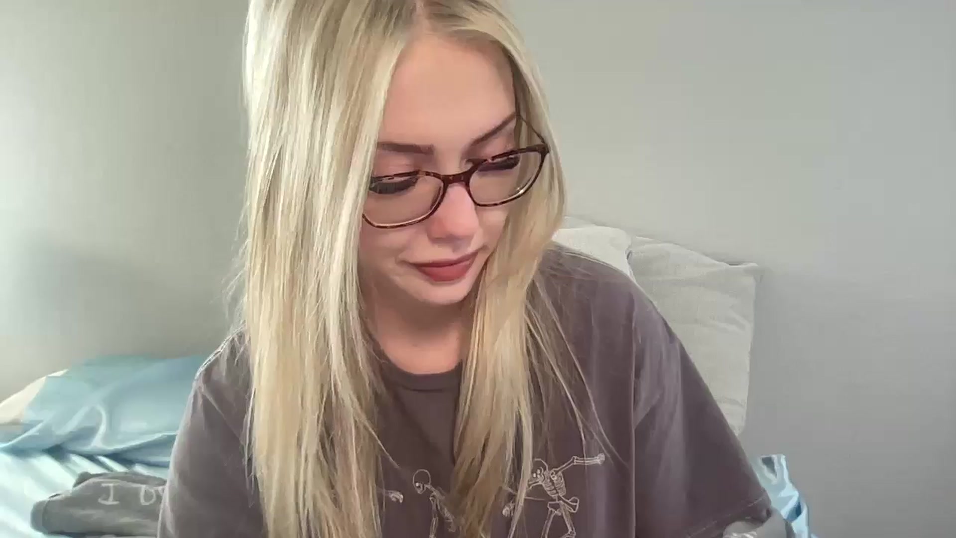 Gallery image thumbnail from AshleyMarina's myfreecams stream on, 05/05/2026, 13:59 image 16 of 20