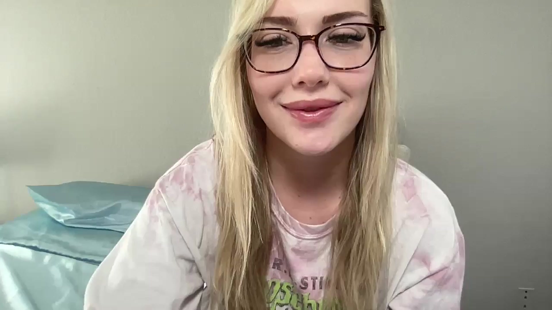 Gallery image thumbnail from AshleyMarina's myfreecams stream on, 05/10/2026, 14:54 image 14 of 20
