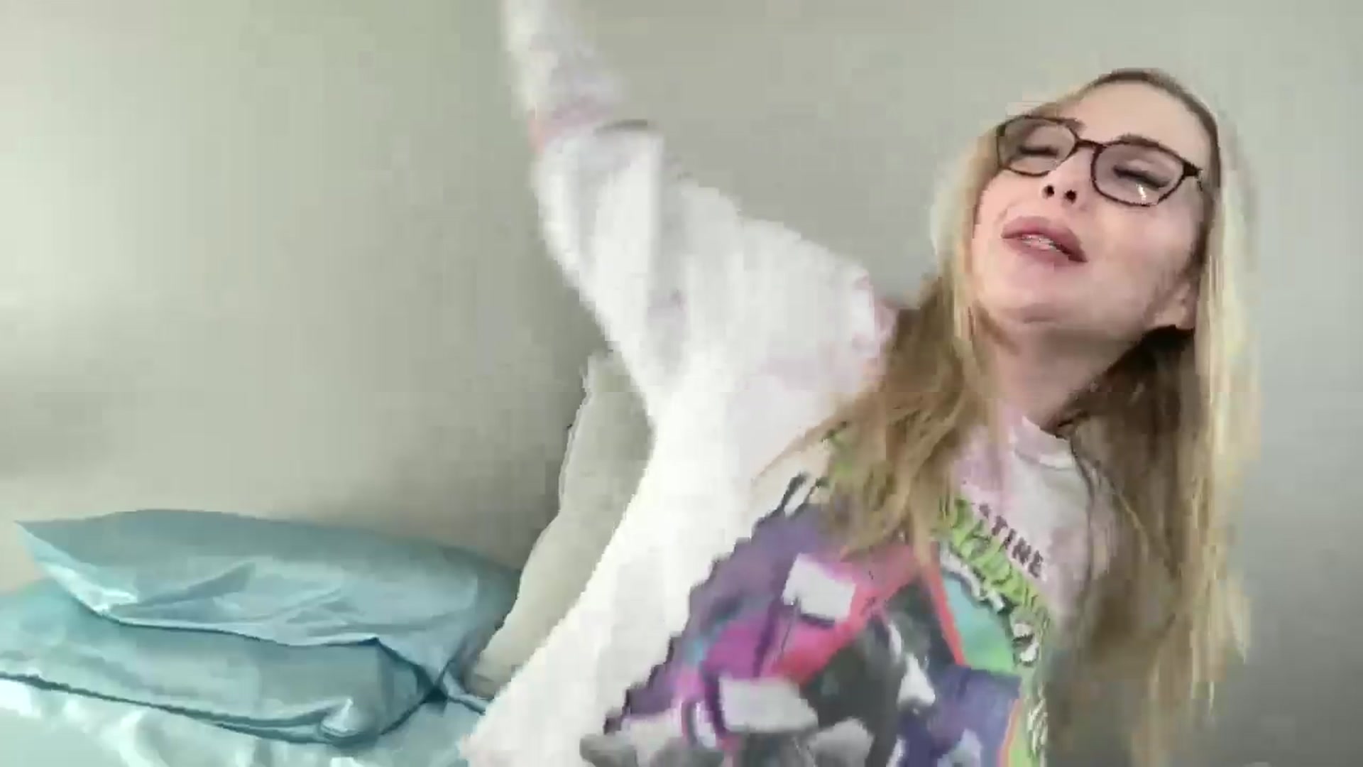 Gallery image thumbnail from AshleyMarina's myfreecams stream on, 05/10/2026, 14:54 image 6 of 20