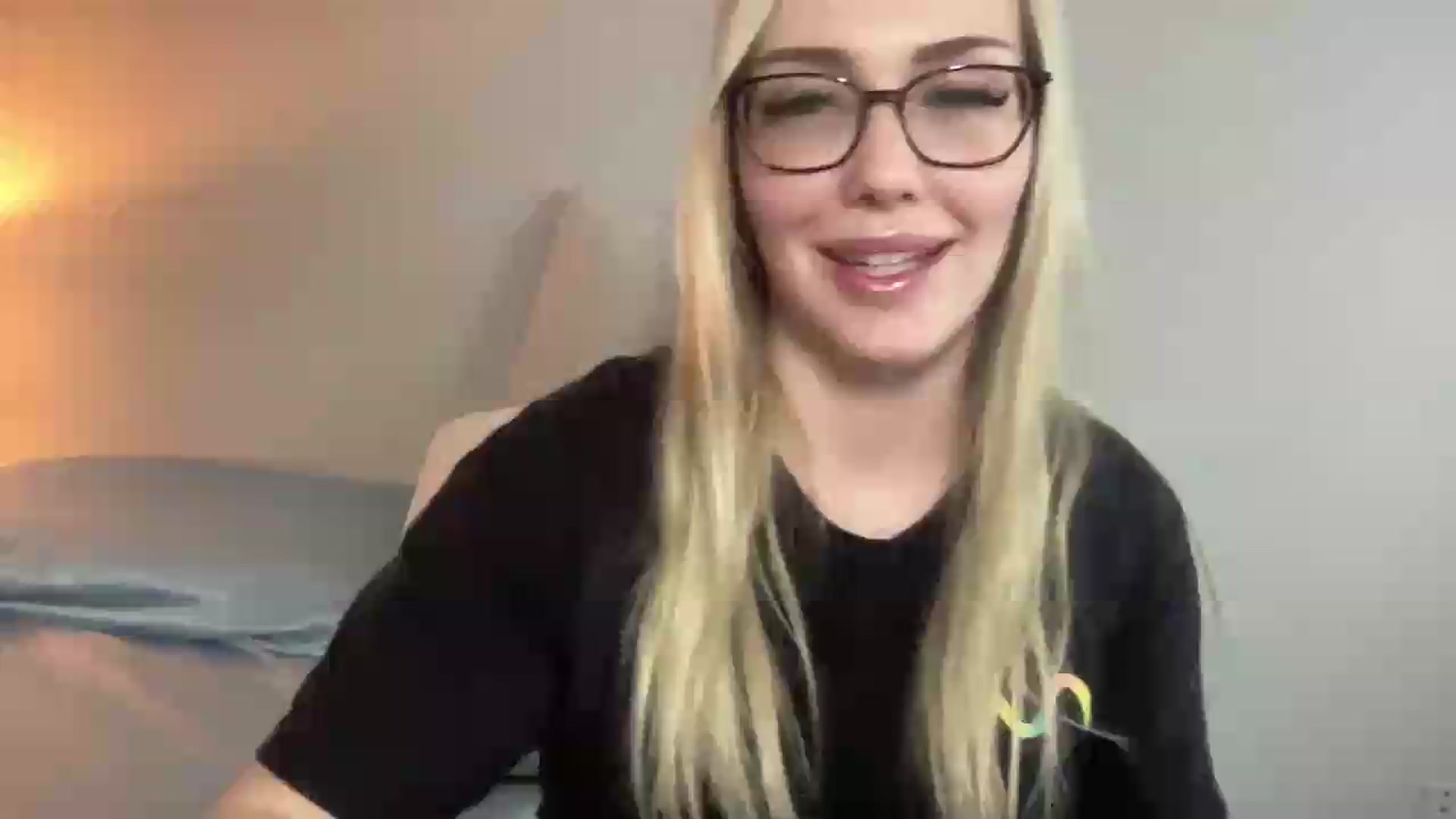 Gallery image thumbnail from AshleyMarina's myfreecams stream on, 05/11/2026, 06:26 image 4 of 20