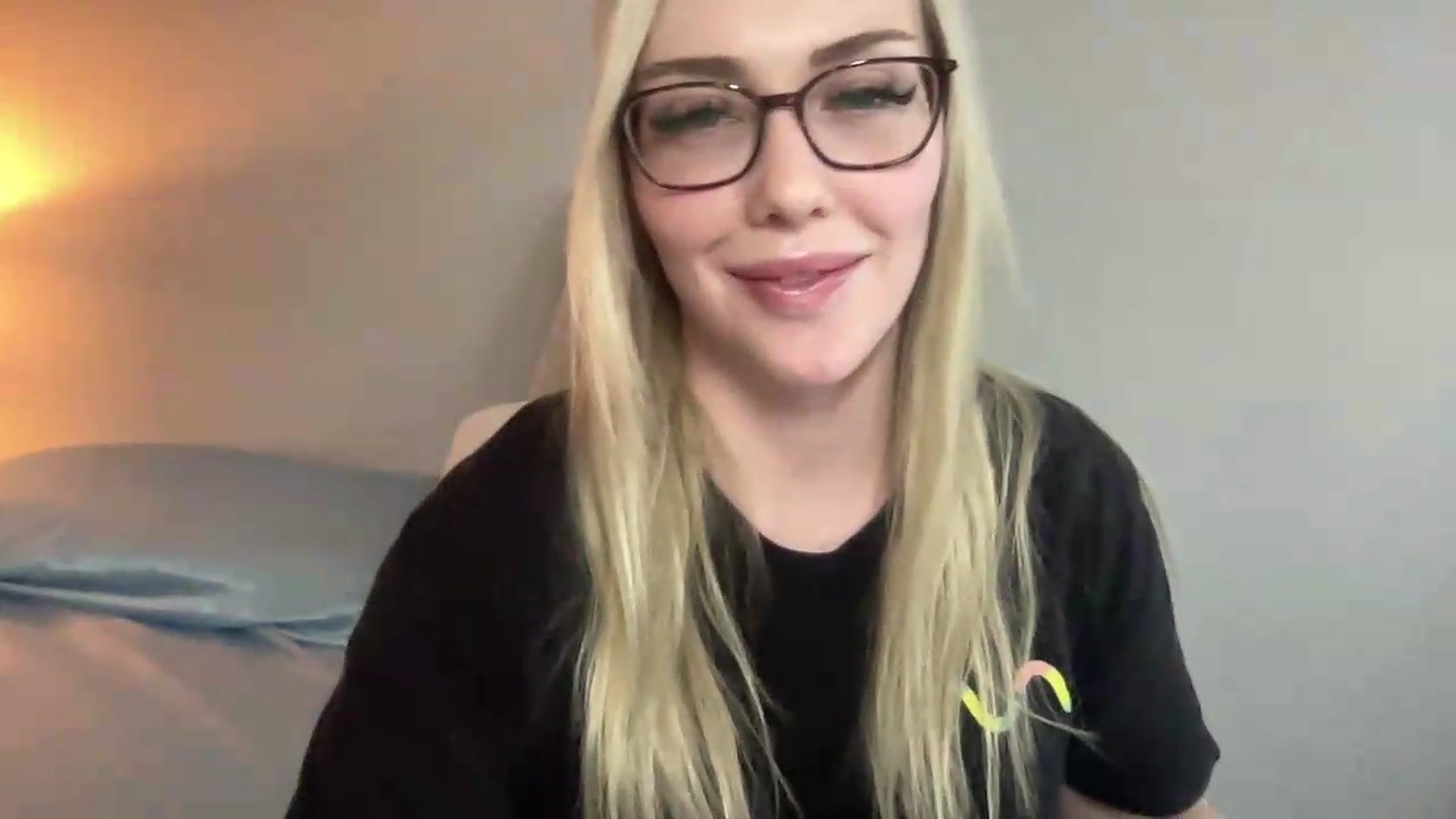 Gallery image thumbnail from AshleyMarina's myfreecams stream on, 05/11/2026, 06:26 image 6 of 20