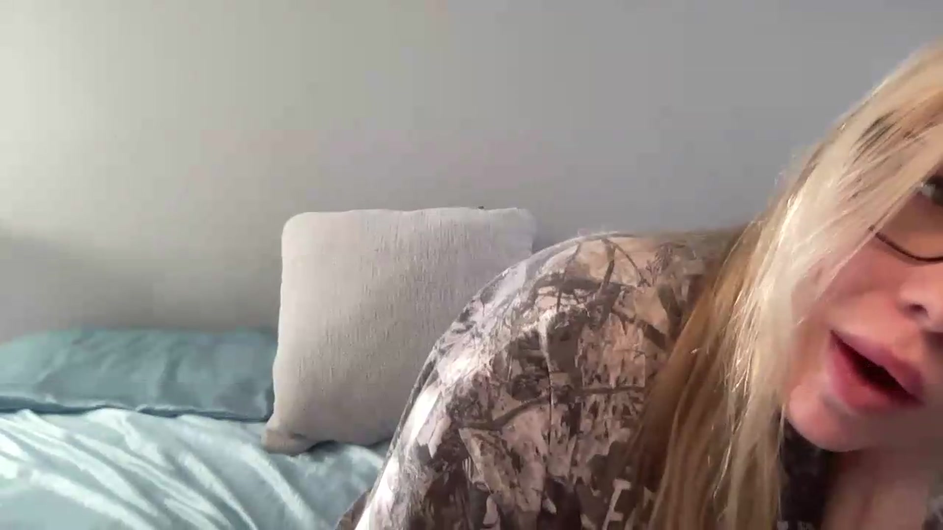Gallery image thumbnail from AshleyMarina's myfreecams stream on, 05/15/2026, 13:50 image 18 of 20