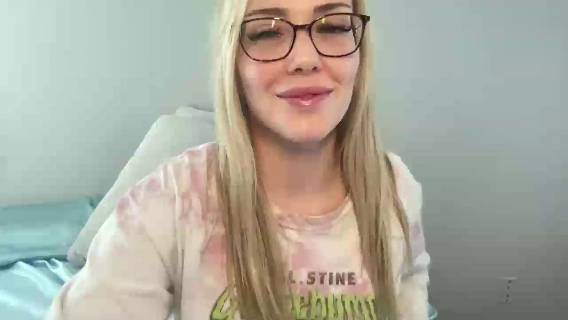 Gallery image thumbnail from AshleyMarina's myfreecams stream on, 05/20/2026, 17:28 image 1 of 20