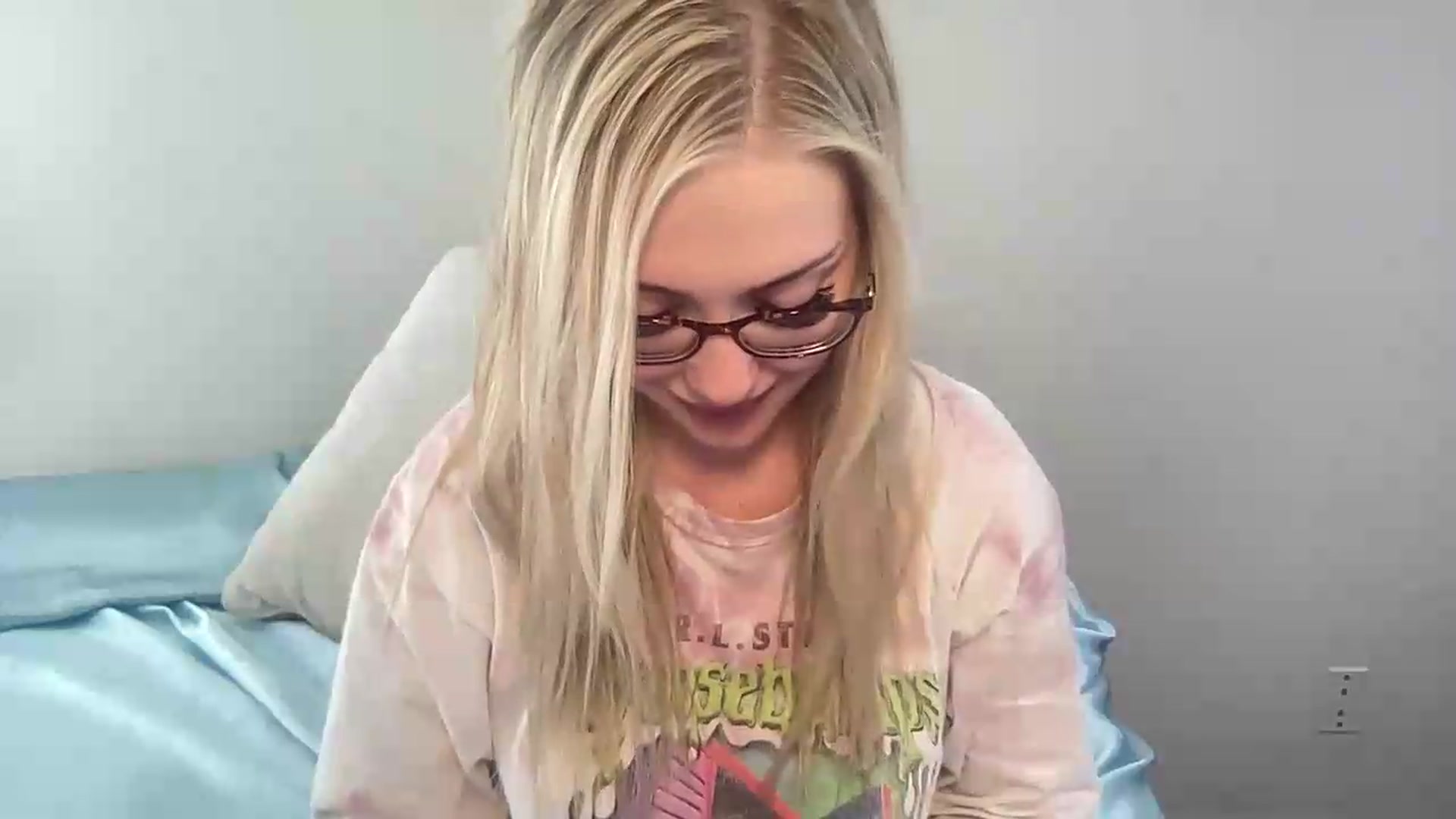 Gallery image thumbnail from AshleyMarina's myfreecams stream on, 05/20/2026, 17:28 image 20 of 20