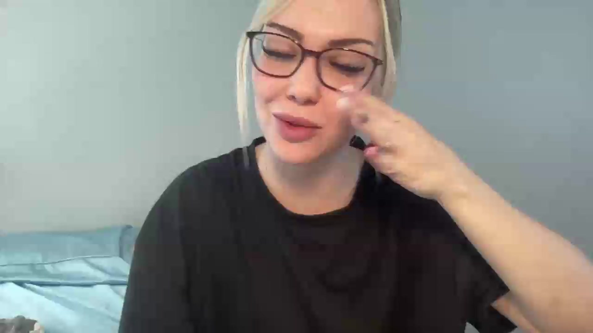 Gallery image thumbnail from AshleyMarina's myfreecams stream on, 05/24/2026, 19:38 image 18 of 20