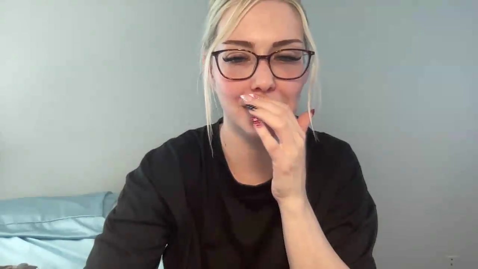 Gallery image thumbnail from AshleyMarina's myfreecams stream on, 05/24/2026, 19:38 image 15 of 20