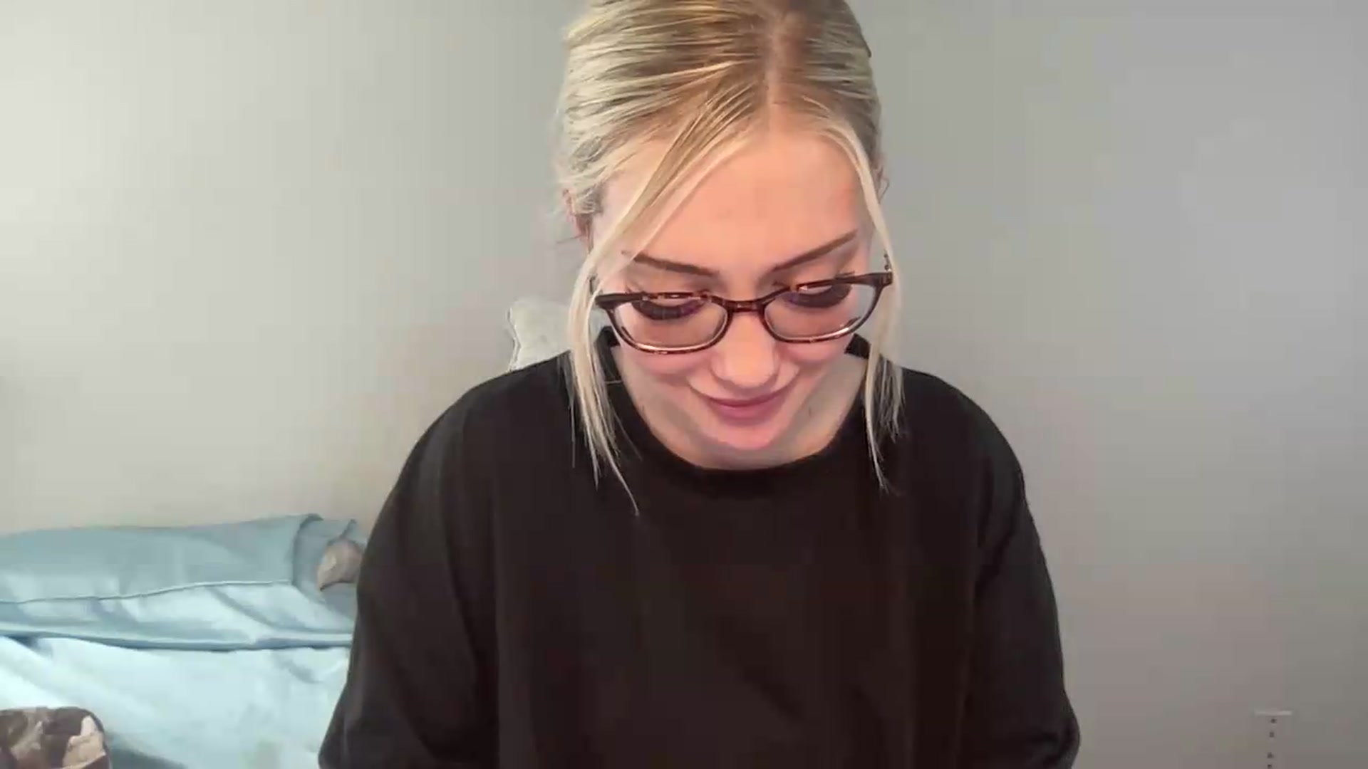 Gallery image thumbnail from AshleyMarina's myfreecams stream on, 05/24/2026, 19:38 image 13 of 20